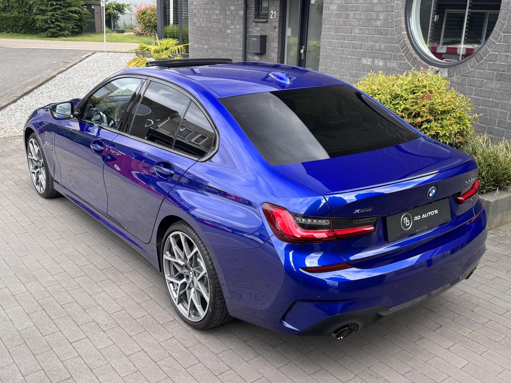 Foto van BMW 330e xDrive