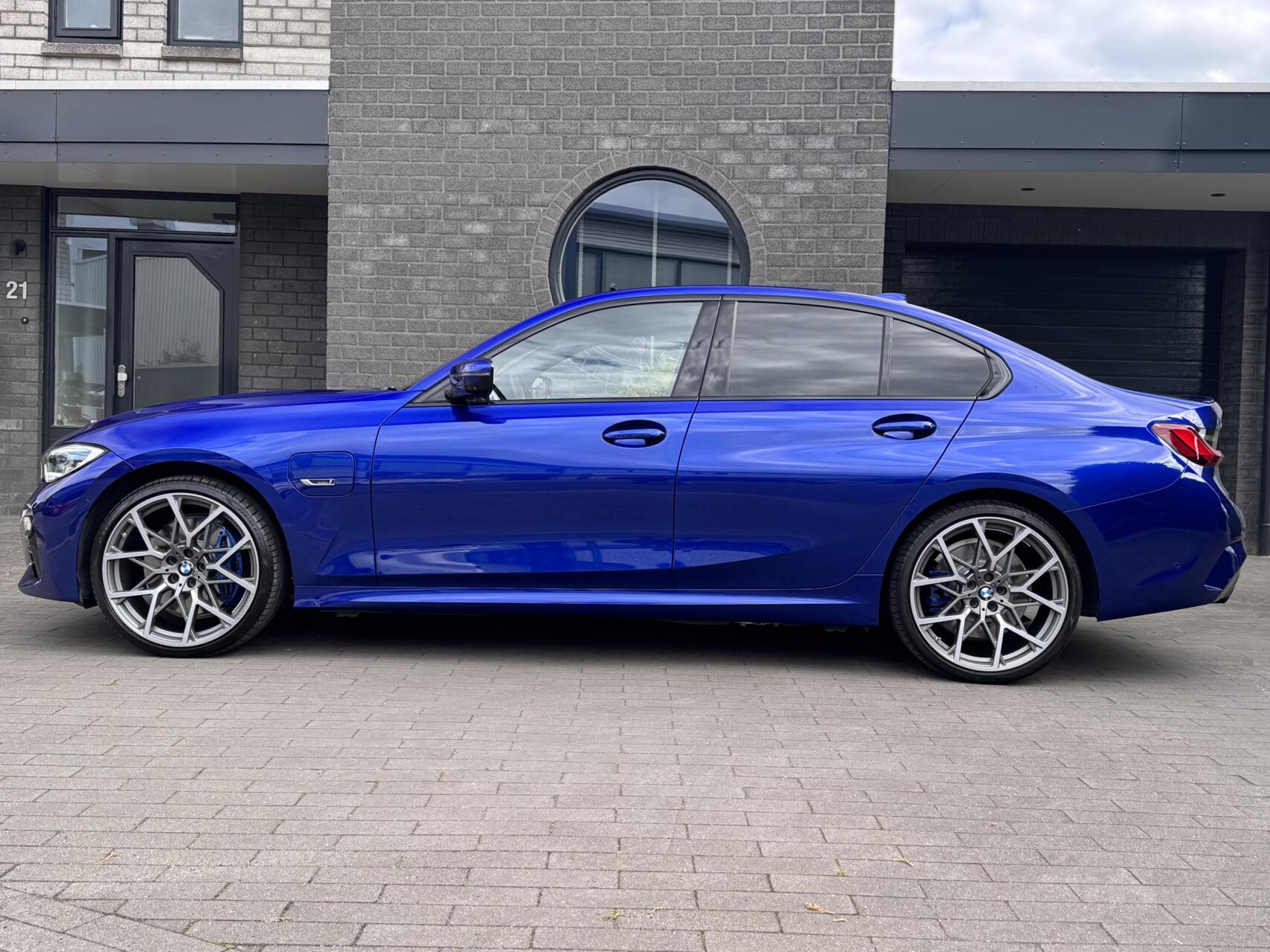 Foto van BMW 330e xDrive