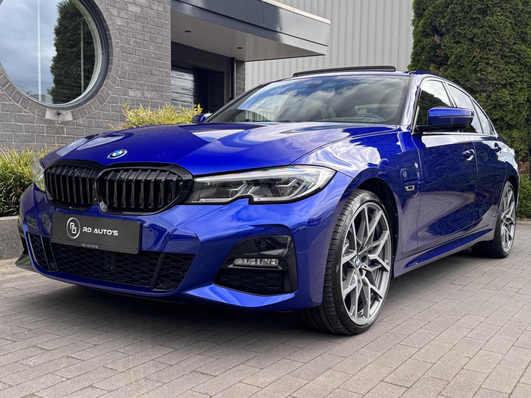 Foto van BMW 330e xDrive