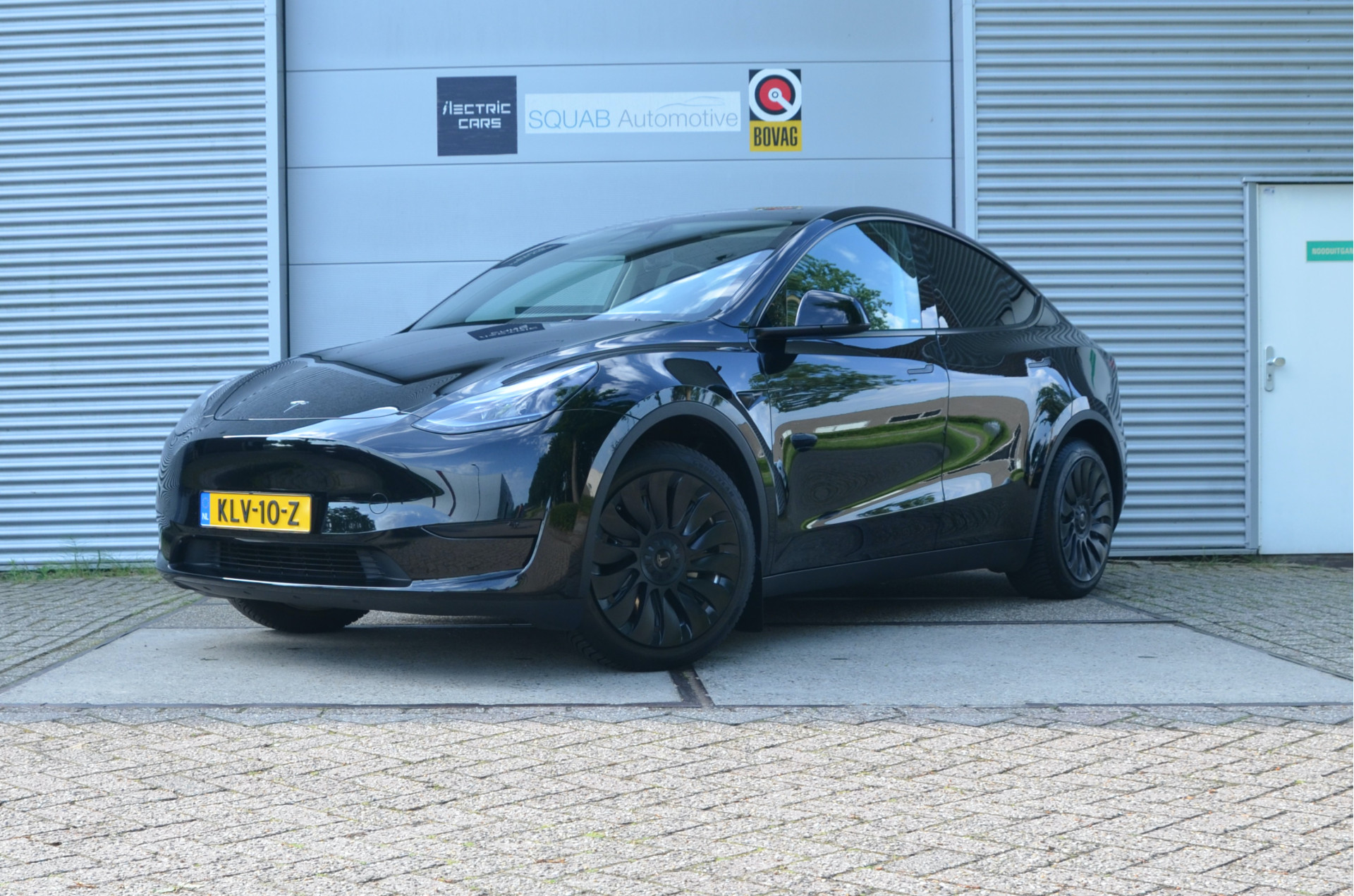 Tesla Model Y RWD 58 kWh 2023 - voorkant
