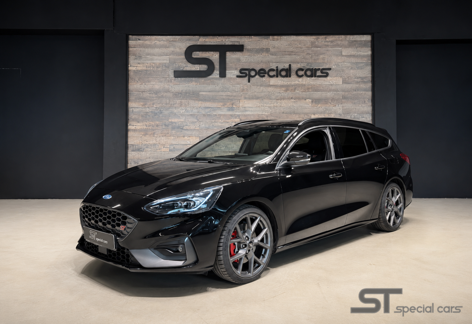 Ford Focus Wagon 2.3 EcoBoost ST-X|Performance|B&O|Trekhaak 2020 - voorkant
