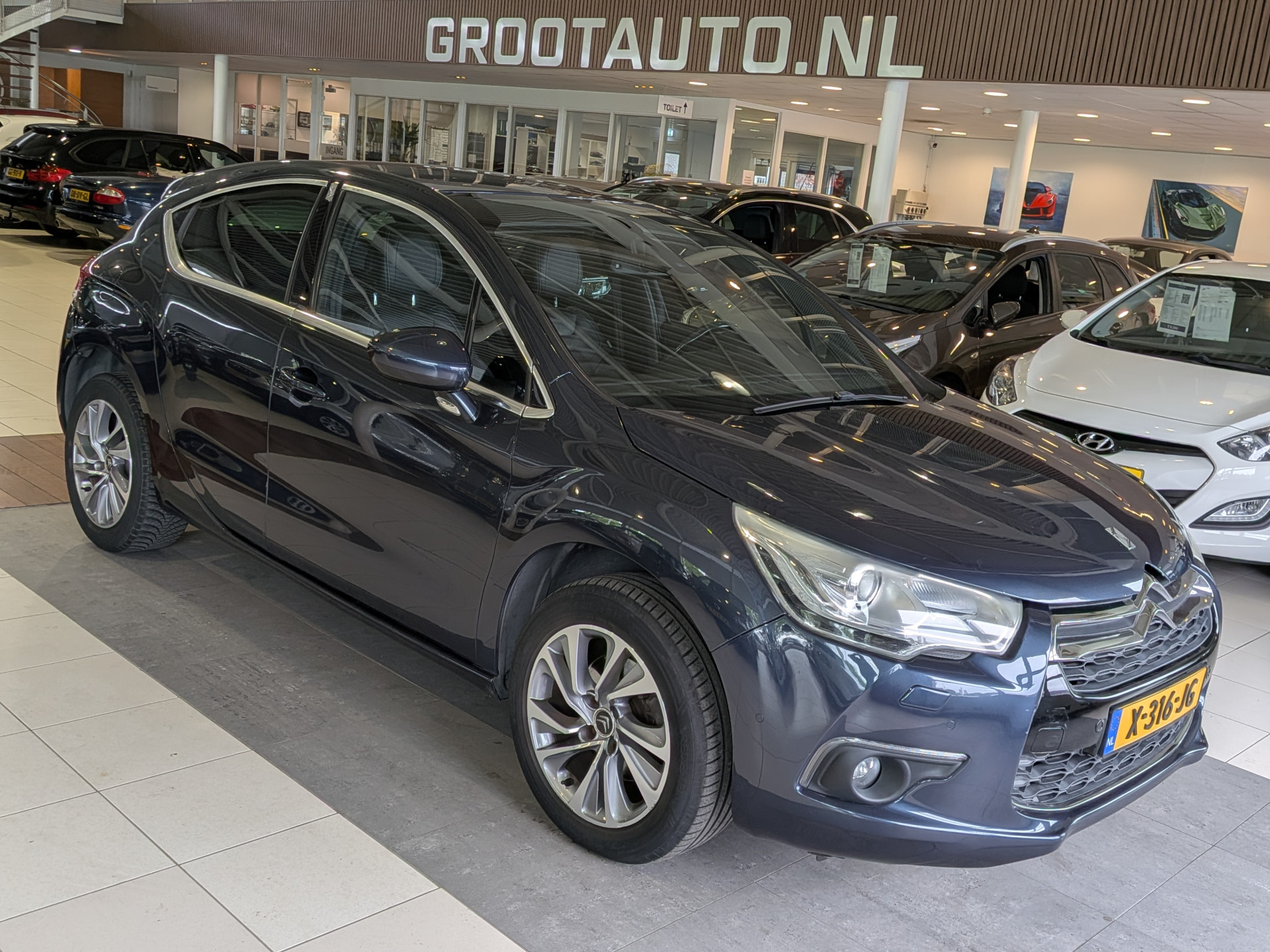 Citroen Ds4 1.6 THP So Chic Automaat 2015 - voorkant