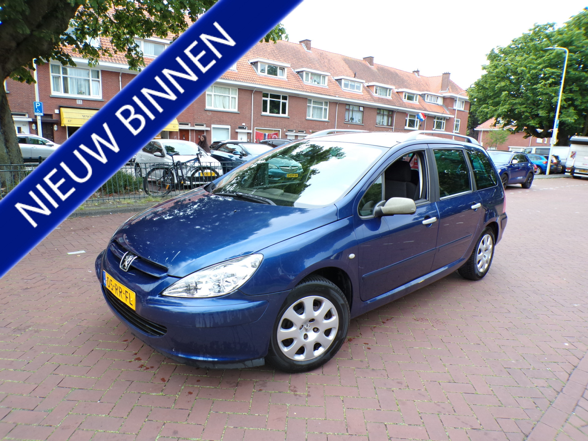 Peugeot 307 1.6 16V Premium ZIET ER KEURIG UIT.... 2005 - voorkant