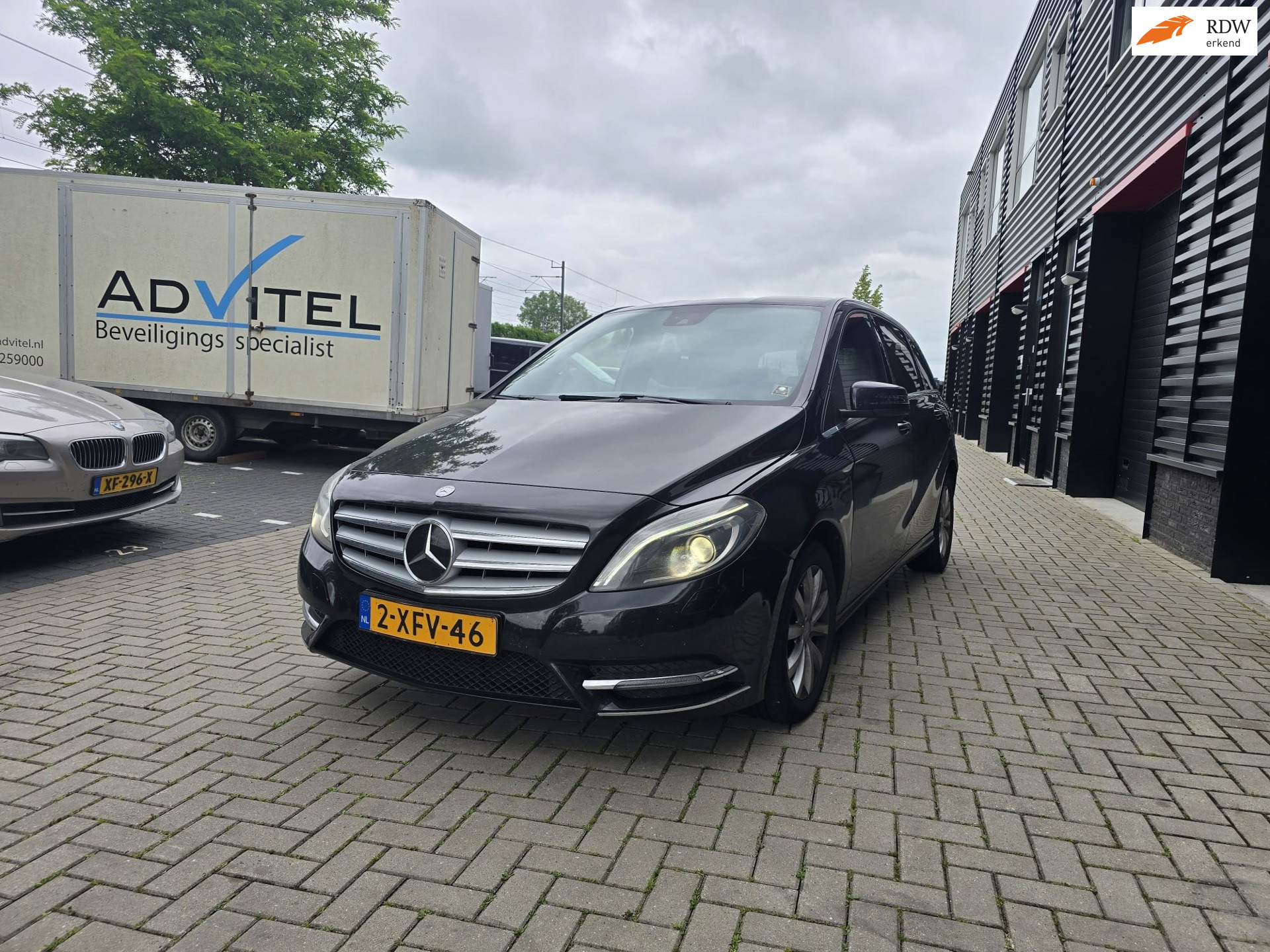 Mercedes-Benz B 180 CDI 180 CDI Edition | XENON | LED | FLIPPERS | PDC | ELEC. PAKKET 2014 - voorkant