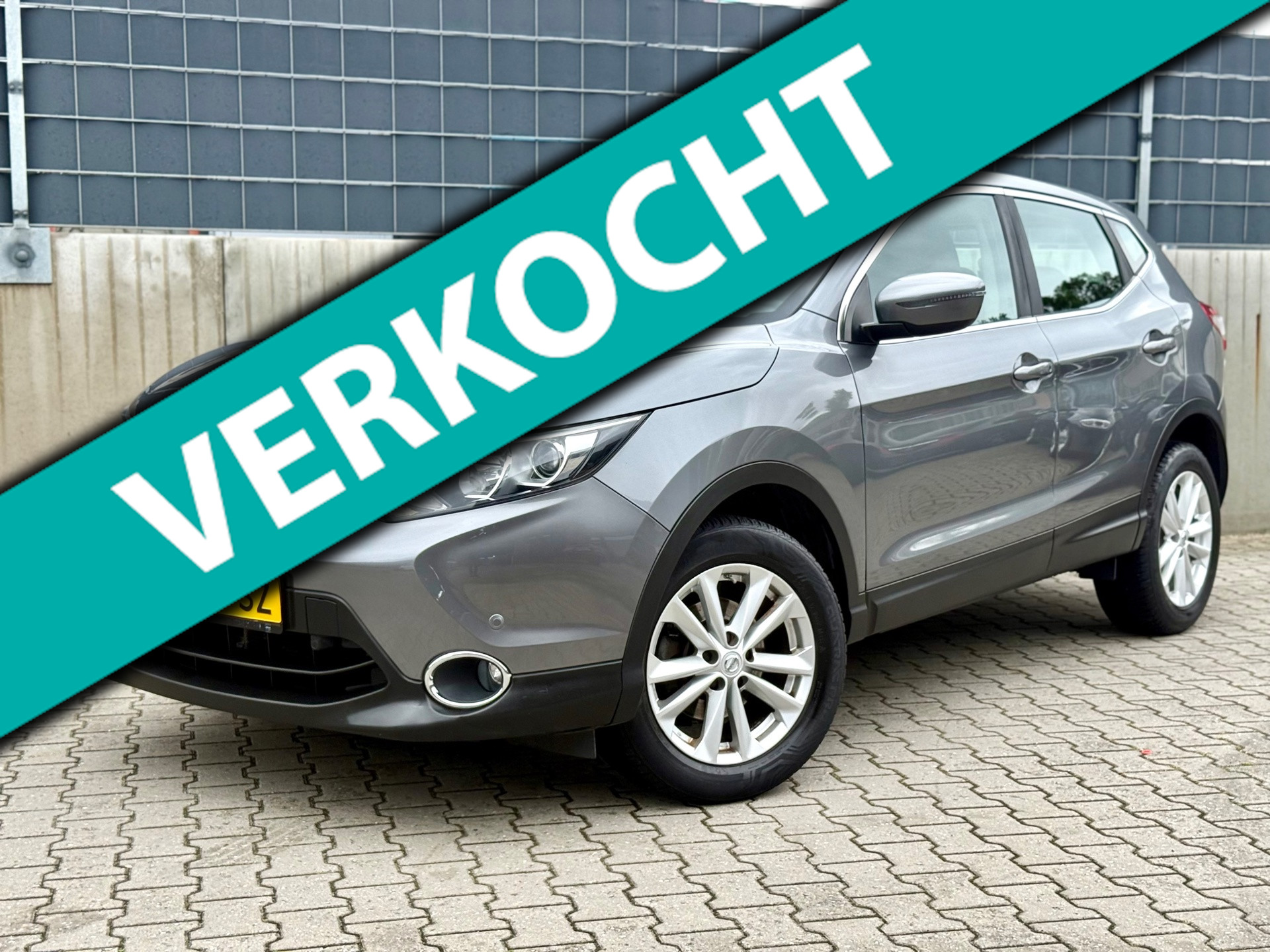 Nissan Nissan Qashqai 1.2 Acenta Navigatie|Camera|Stoelverwam!! 2015 - voorkant