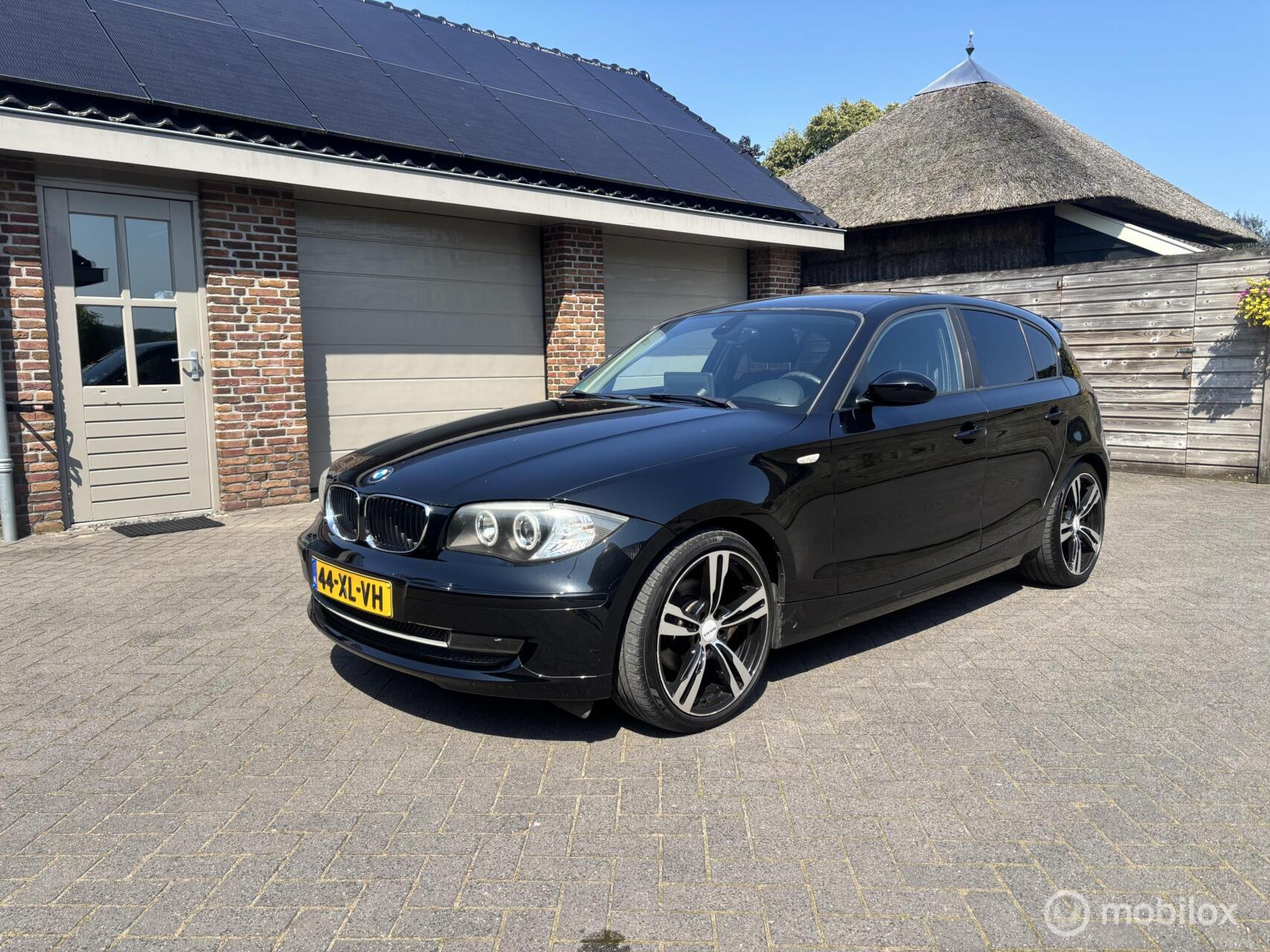 BMW 1er Reihe 118i Business Line Carplay 2007 - voorkant