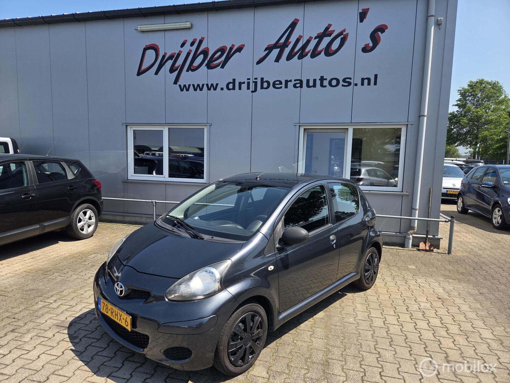 Toyota Toyota Aygo 1.0-12V Cool 2011 - voorkant