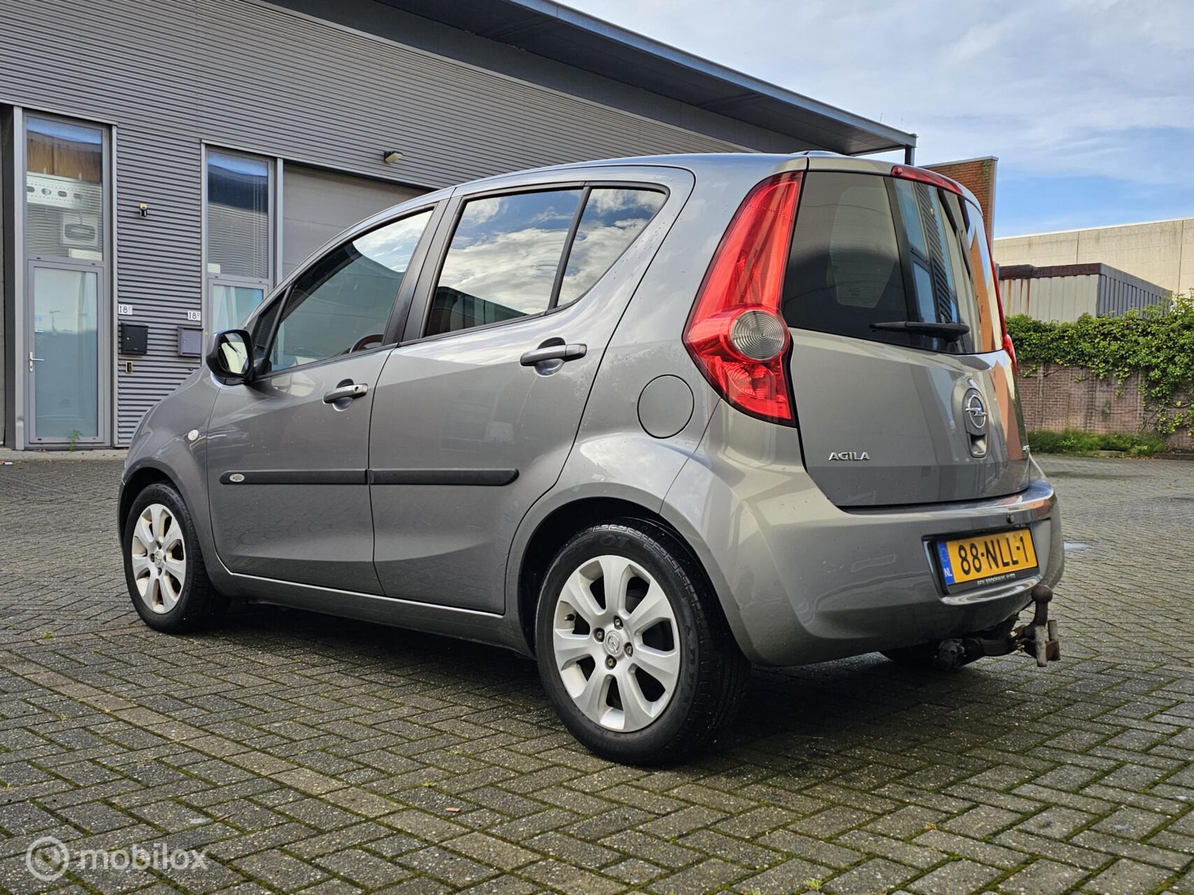 Foto van Opel Agila