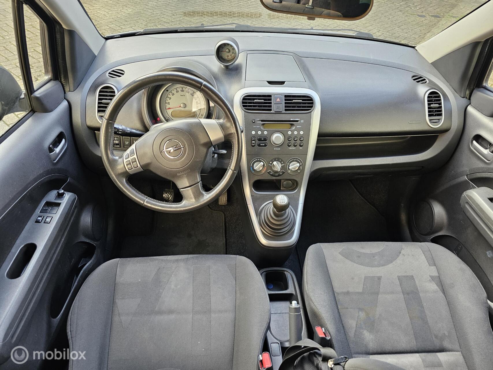 Foto van Opel Agila