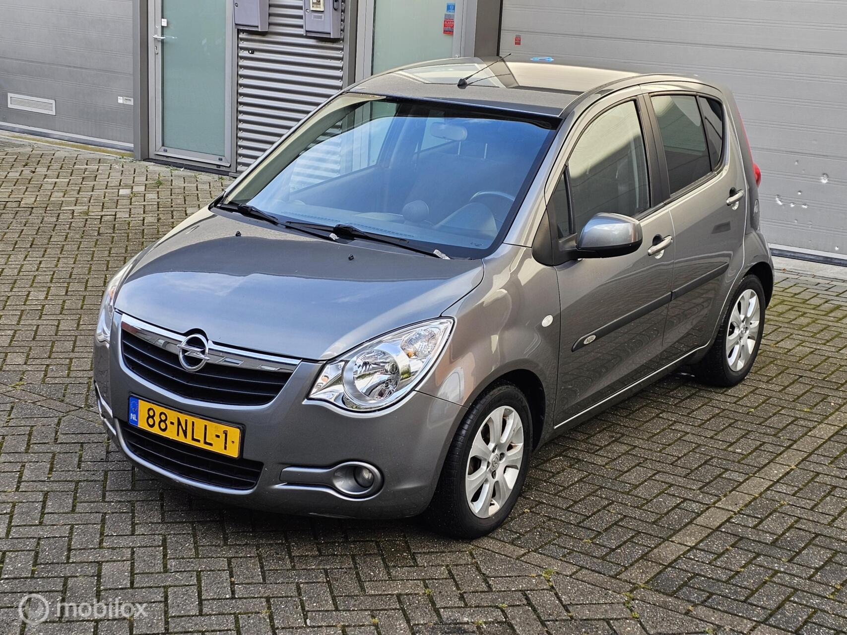 Foto van Opel Agila