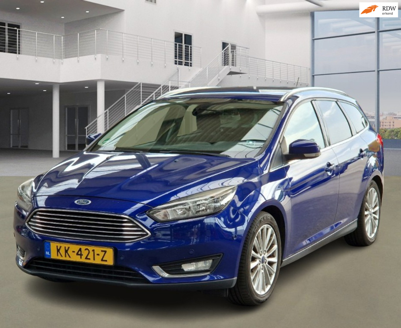 Ford Focus 1.0 Titanium NAVI PSENSOR CRUISE TREKHAAK 2 X SLEUTELS 2016 - voorkant