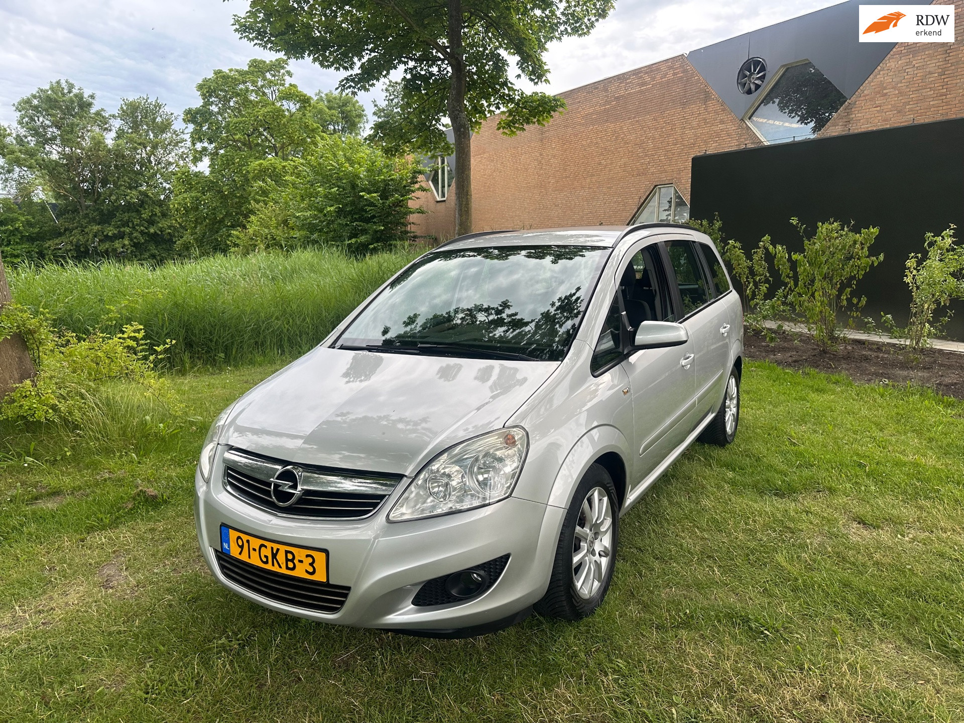 Opel Zafira 2.2 Cosmo Airco Sport Cruise 126DKM NAP! 2008 - voorkant