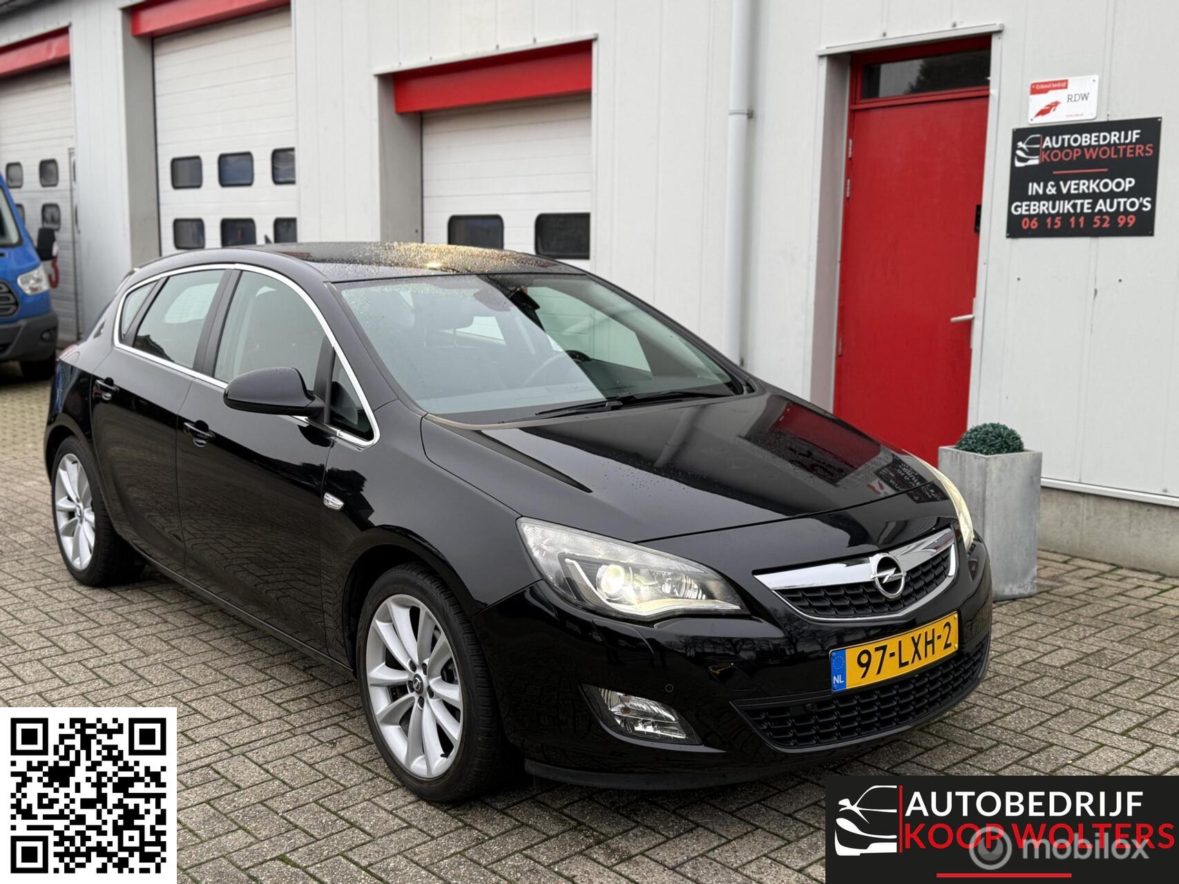 Opel Astra 1.4 Turbo Sport XENON NAVI 140PK 2010 - voorkant