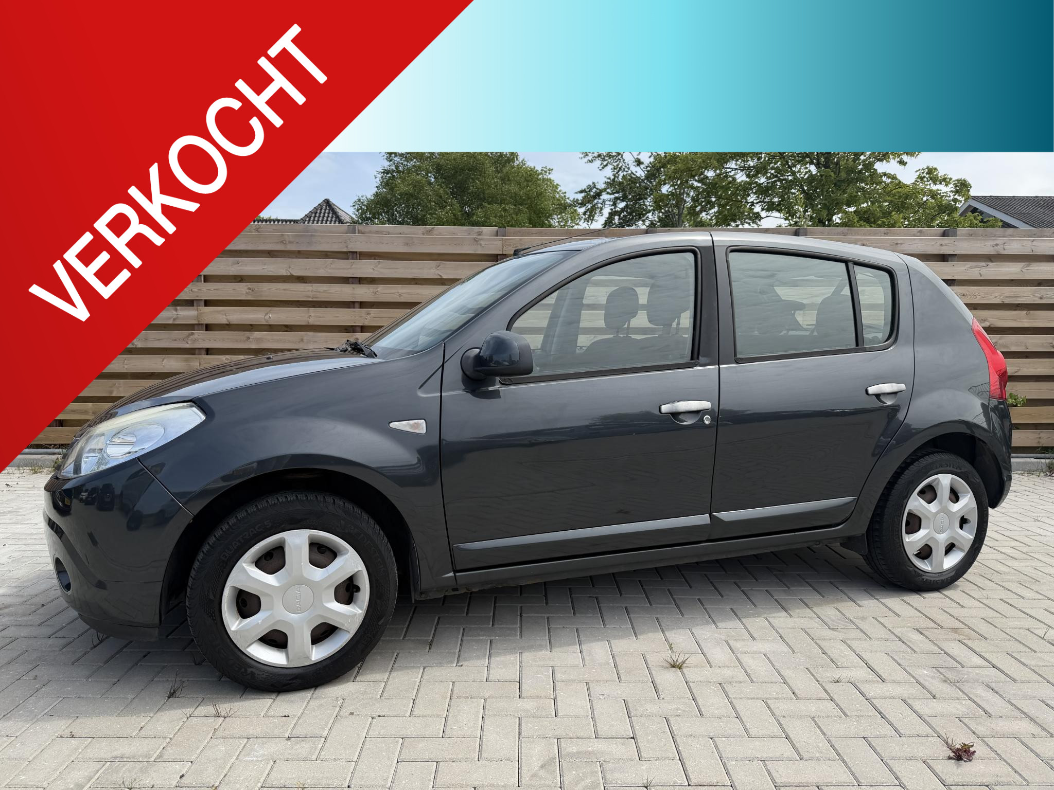 Dacia Sandero 1.2 Lauréate 2010 - voorkant
