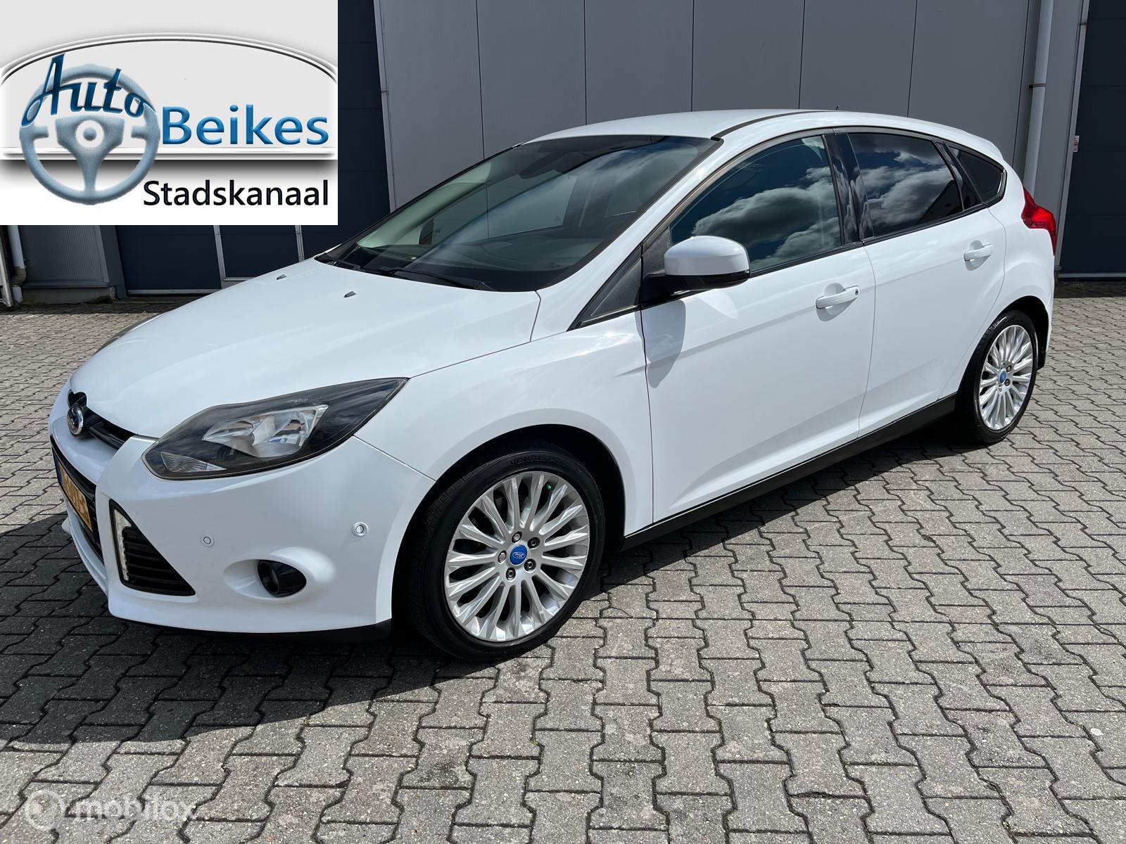 Ford Focus 5 deurs 1.6 EcoBoost Titanium 2011 - voorkant
