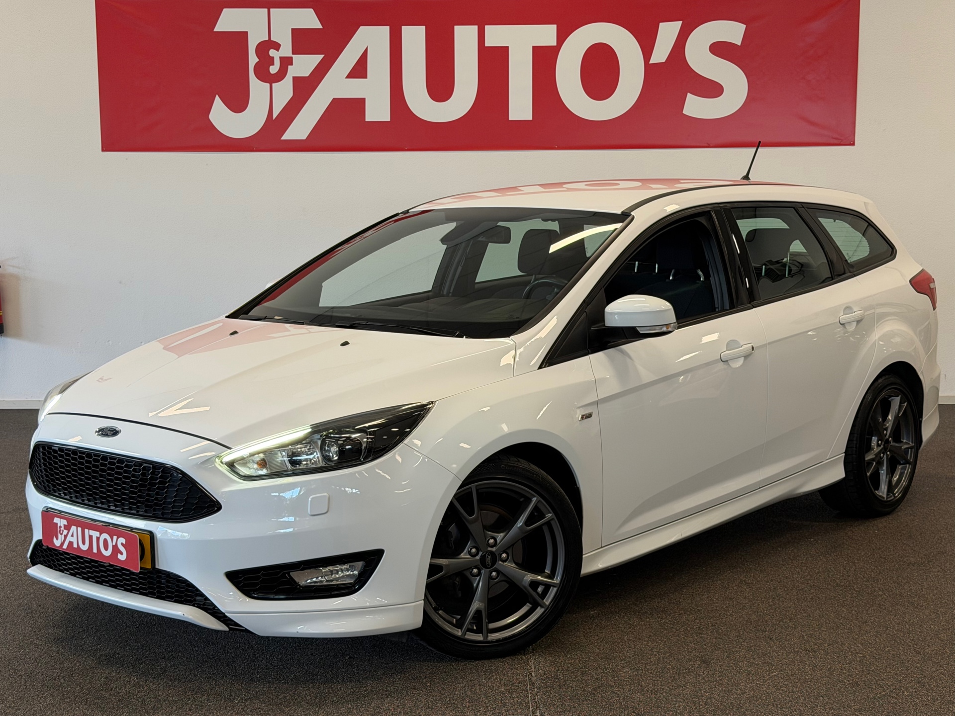 Ford Focus 1.0 ST-LINE|NAVIGATIE\PDC|CRUISE|ECC AIRCO 2017 - voorkant