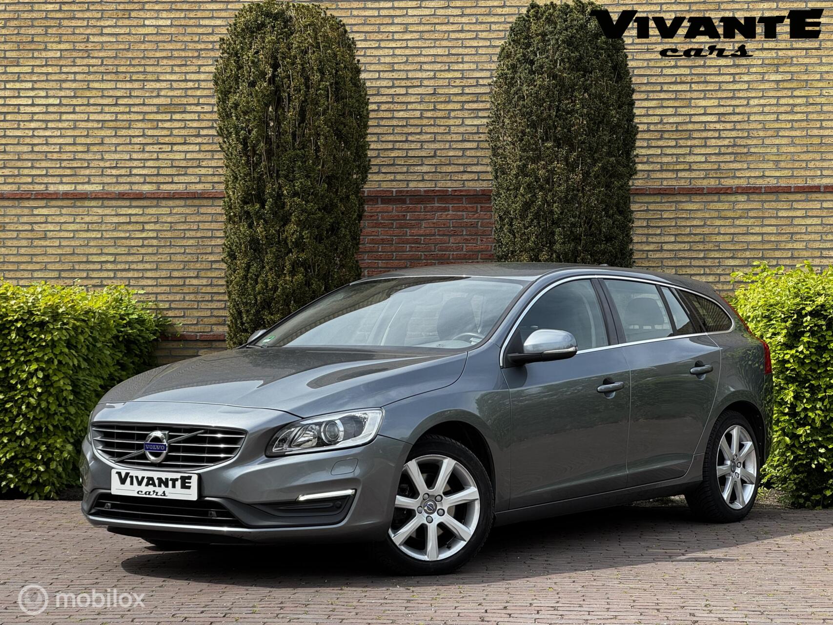 Volvo V60 1.5 T2 Nordic+ AUT.*Stoel/Vooruit.VRW*Cruise*Clima 2017 - voorkant