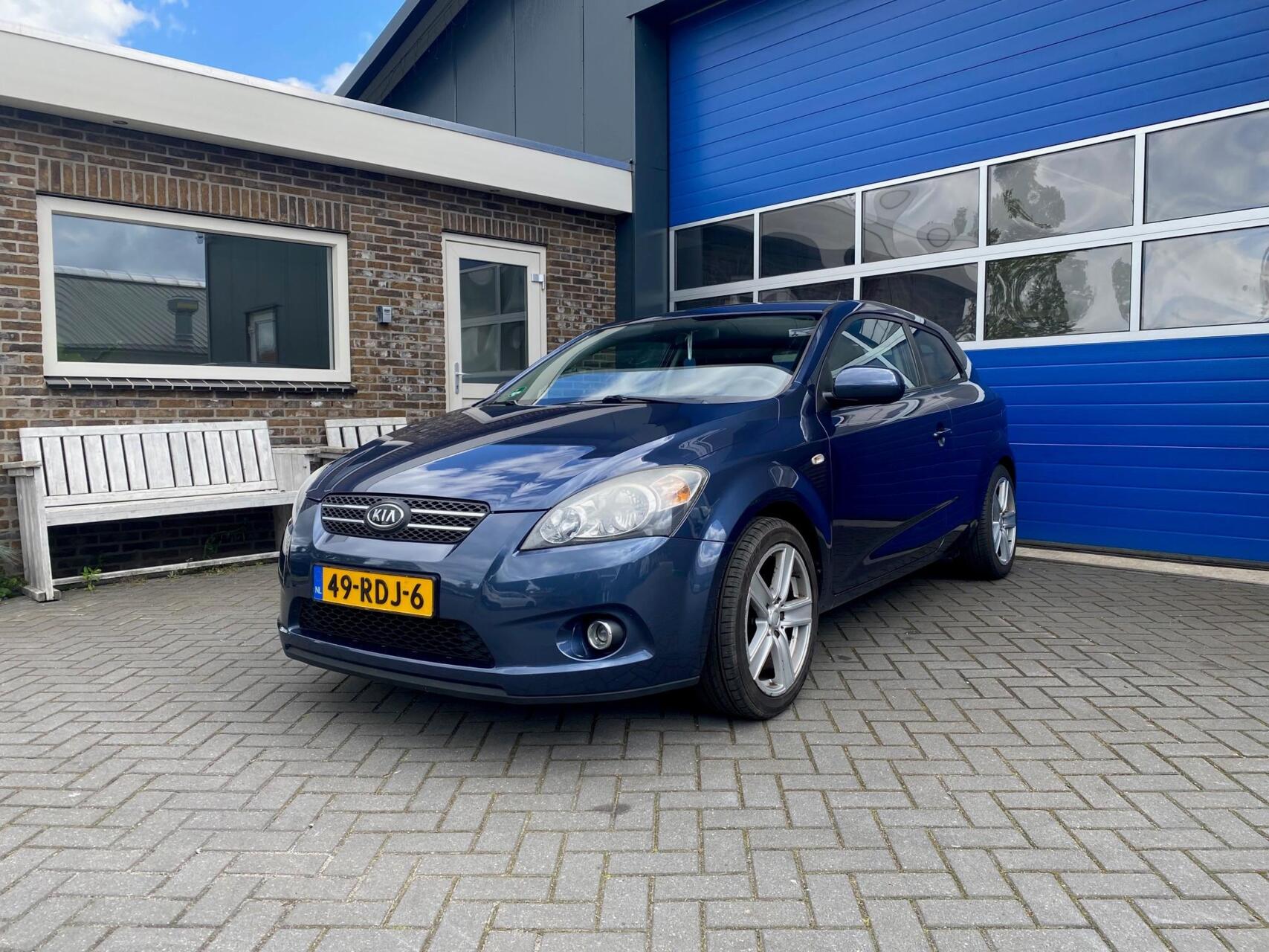 Kia Cee D 1.4 CVVT X-tra 2011 - voorkant