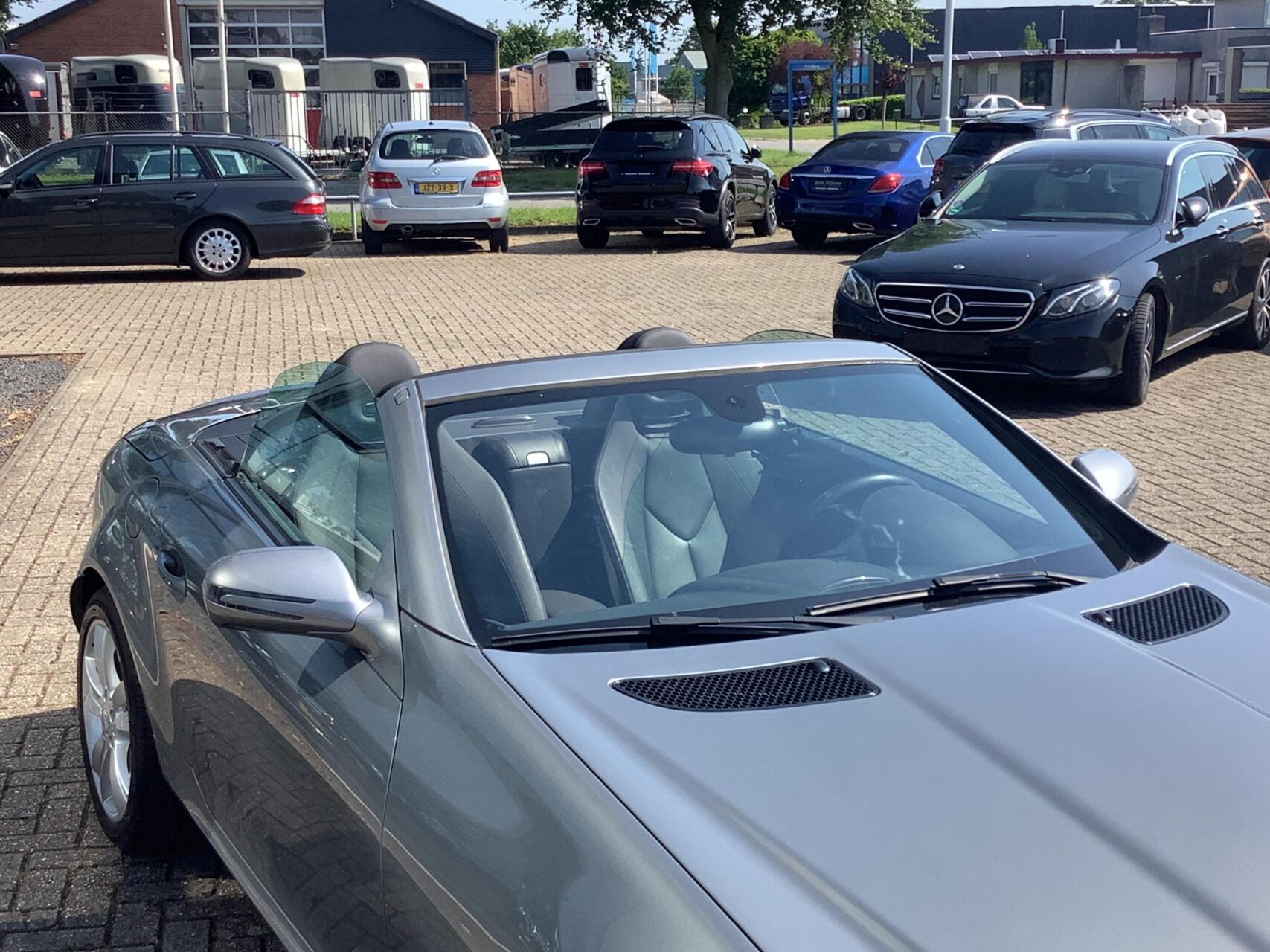 Foto van Mercedes-Benz SLK 200 Kompressor