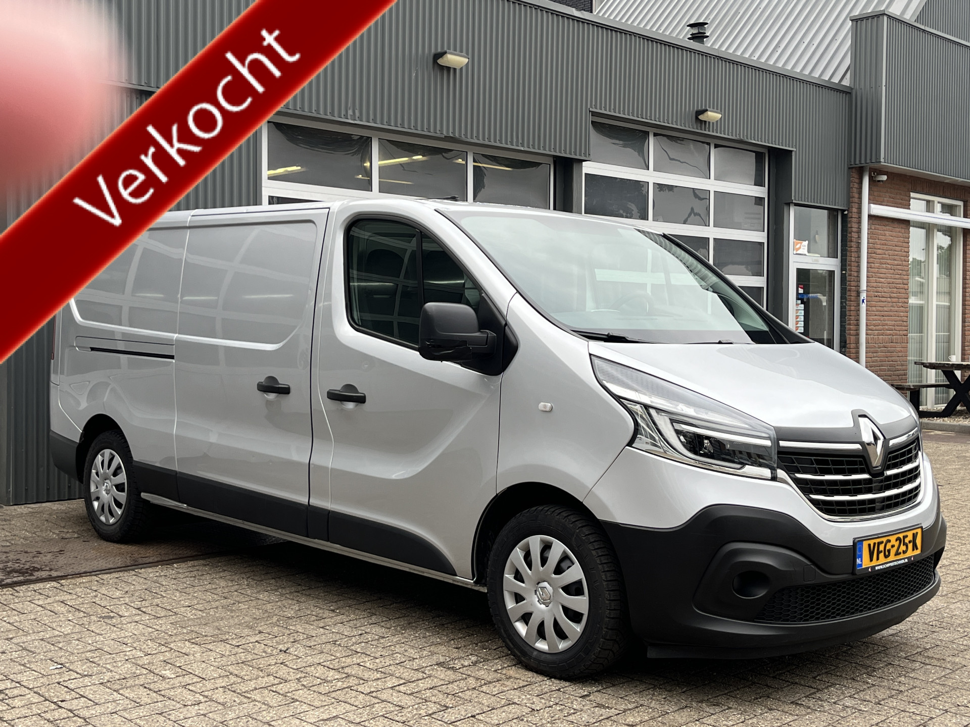Renault Trafic 2.0 dCi 120pk L2H1 2020 - voorkant