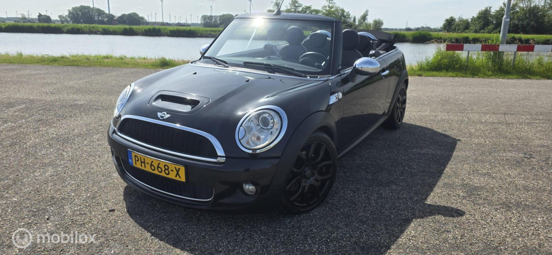 Foto van MINI COOPER S CABRIO