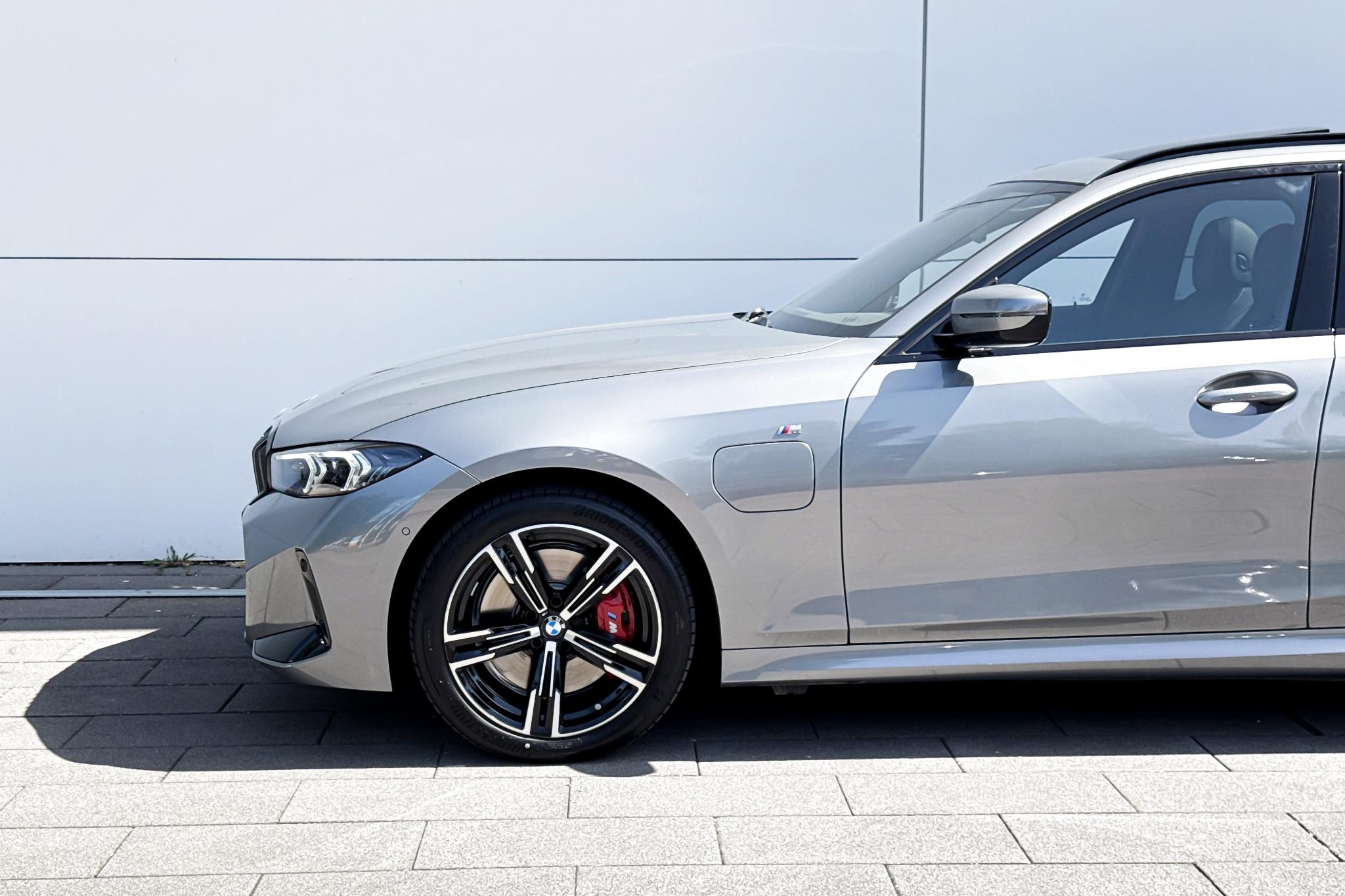 Foto van BMW 330e