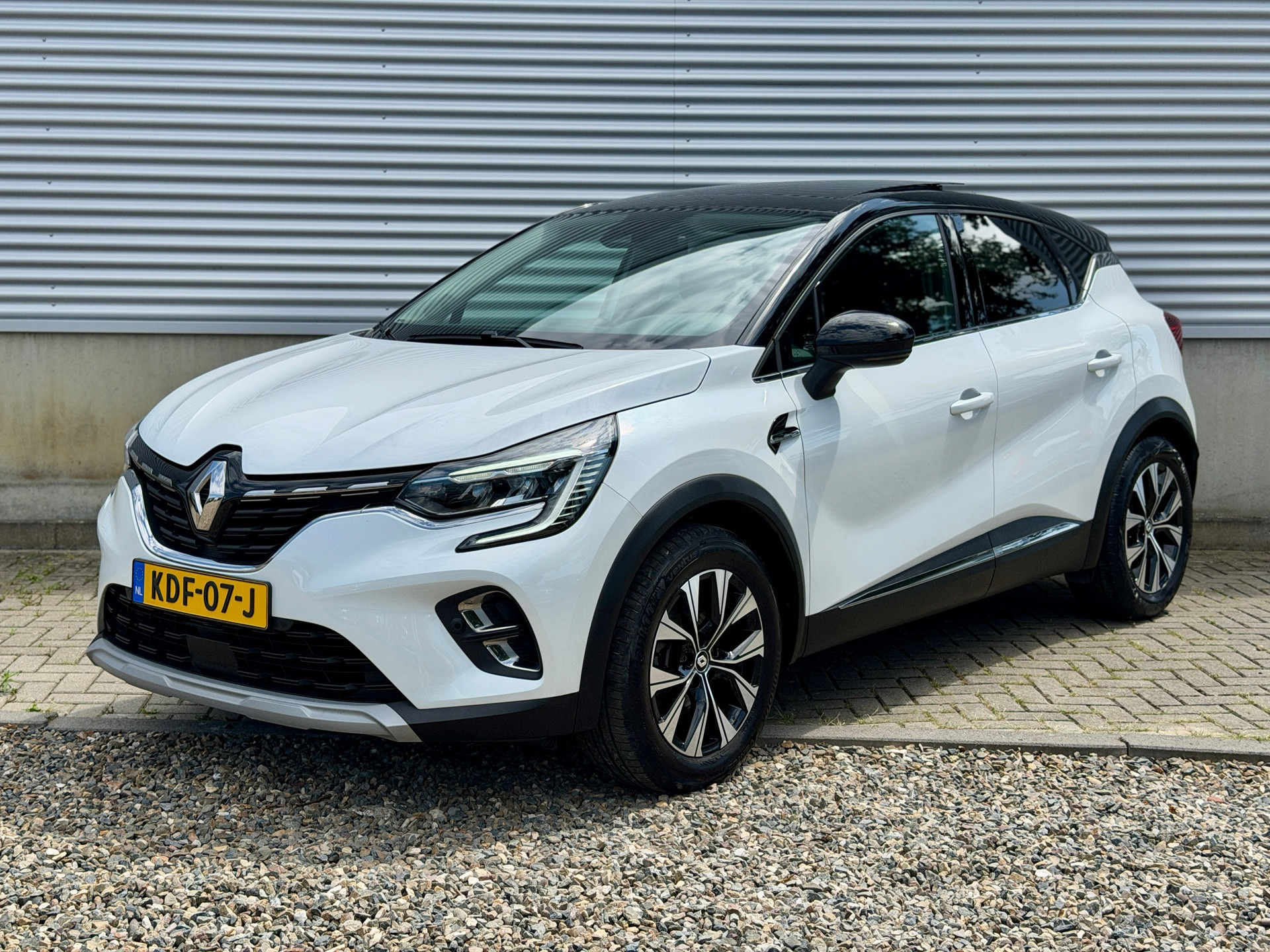Foto van RENAULT CAPTUR (E-TECH HYBRID)