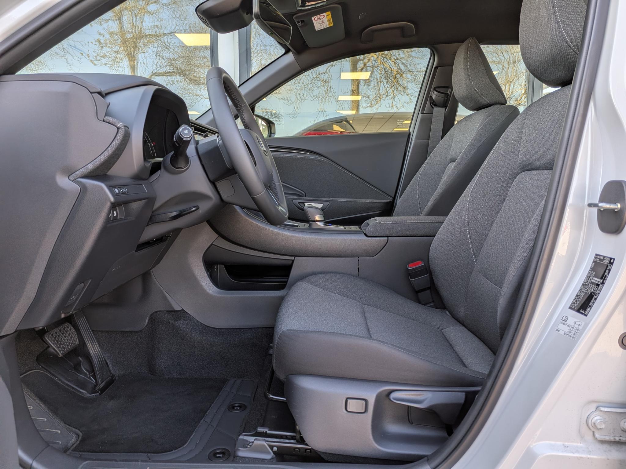 Foto van Lexus LBX