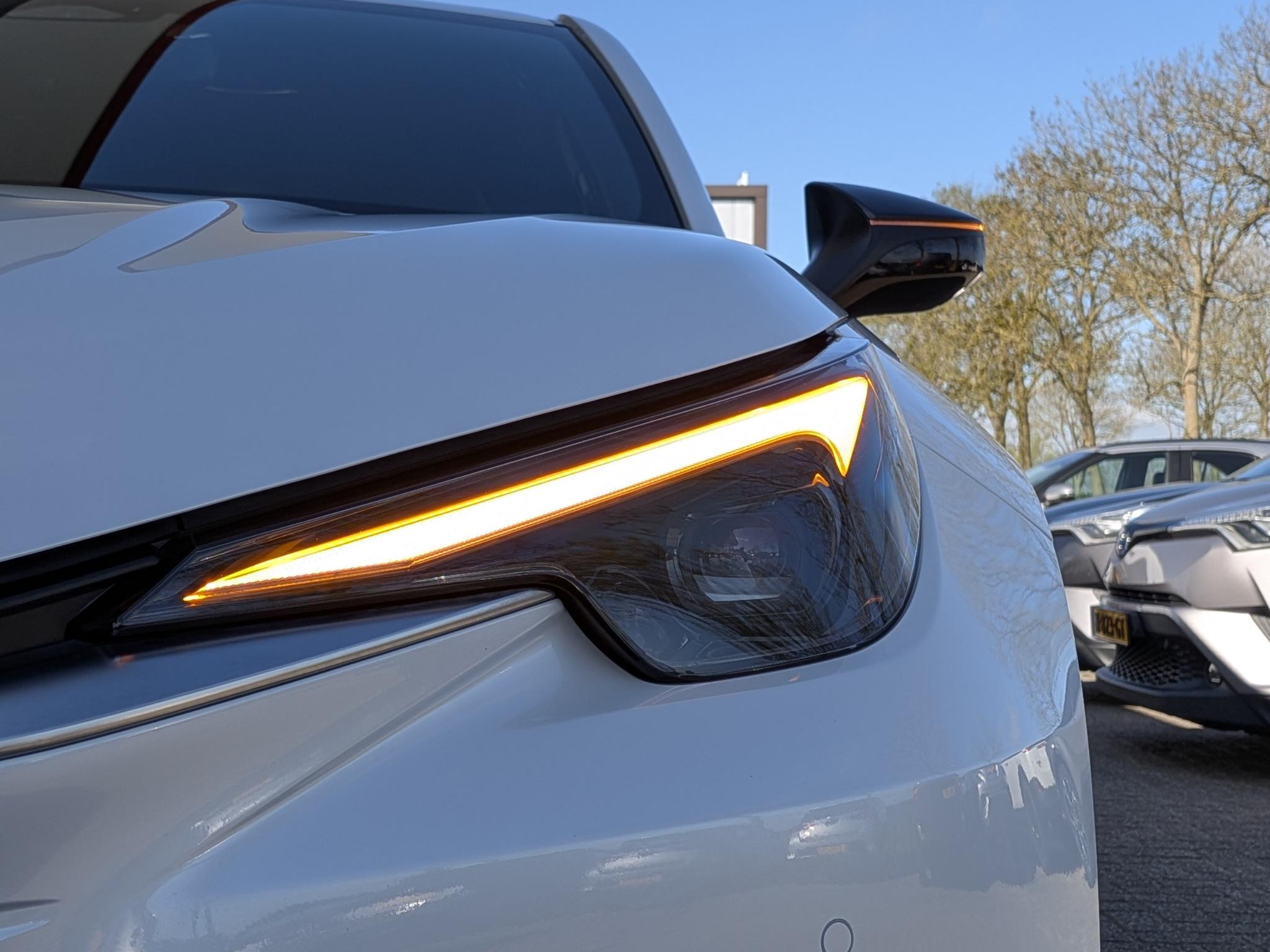 Foto van Lexus LBX