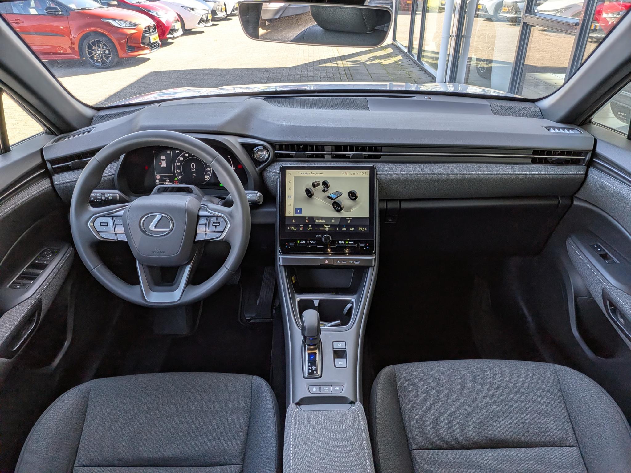 Foto van Lexus LBX