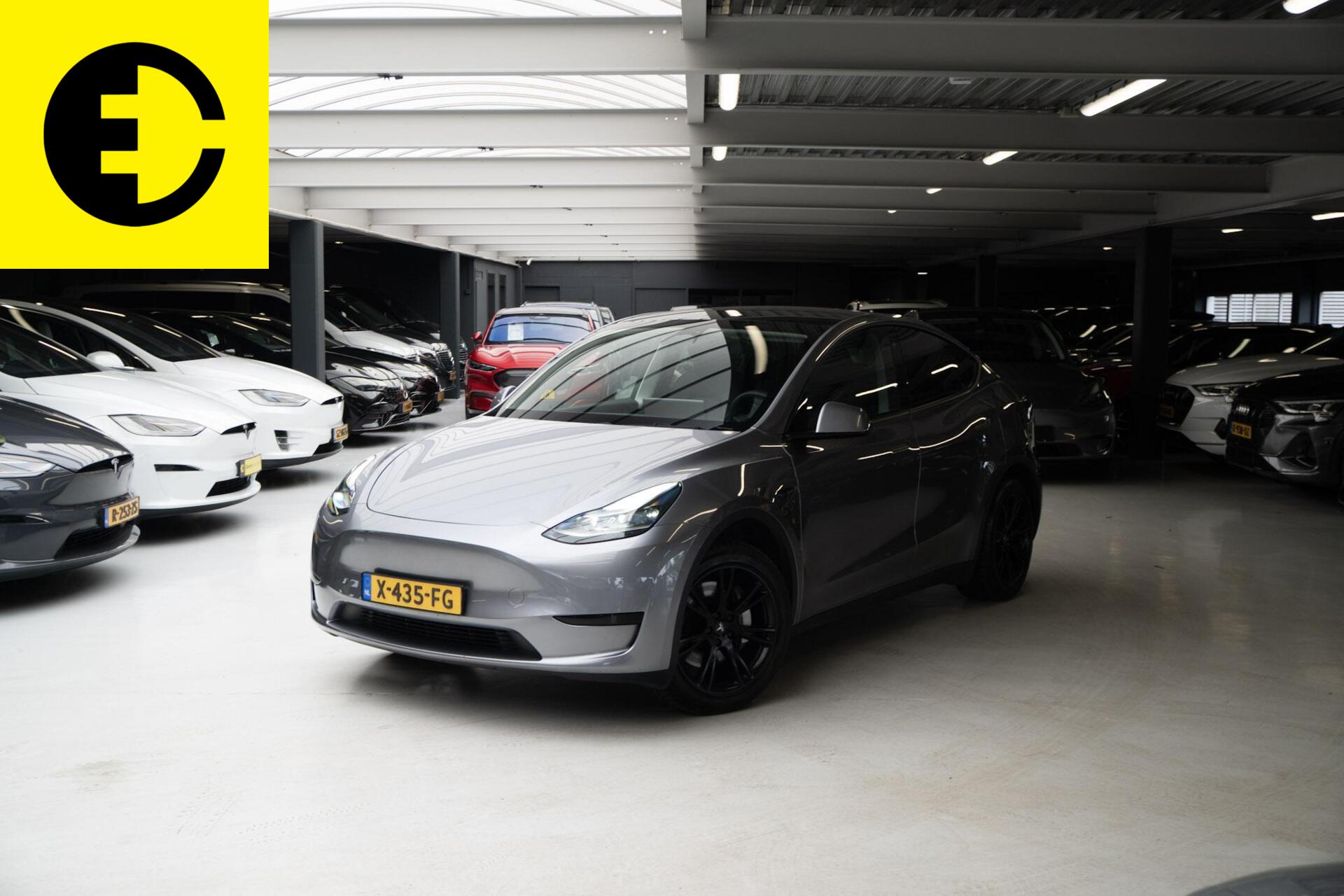 Tesla Model Y RWD 58 kWh  | Quicksilver | LFP batterij | Stuurverwarming 2023 - voorkant