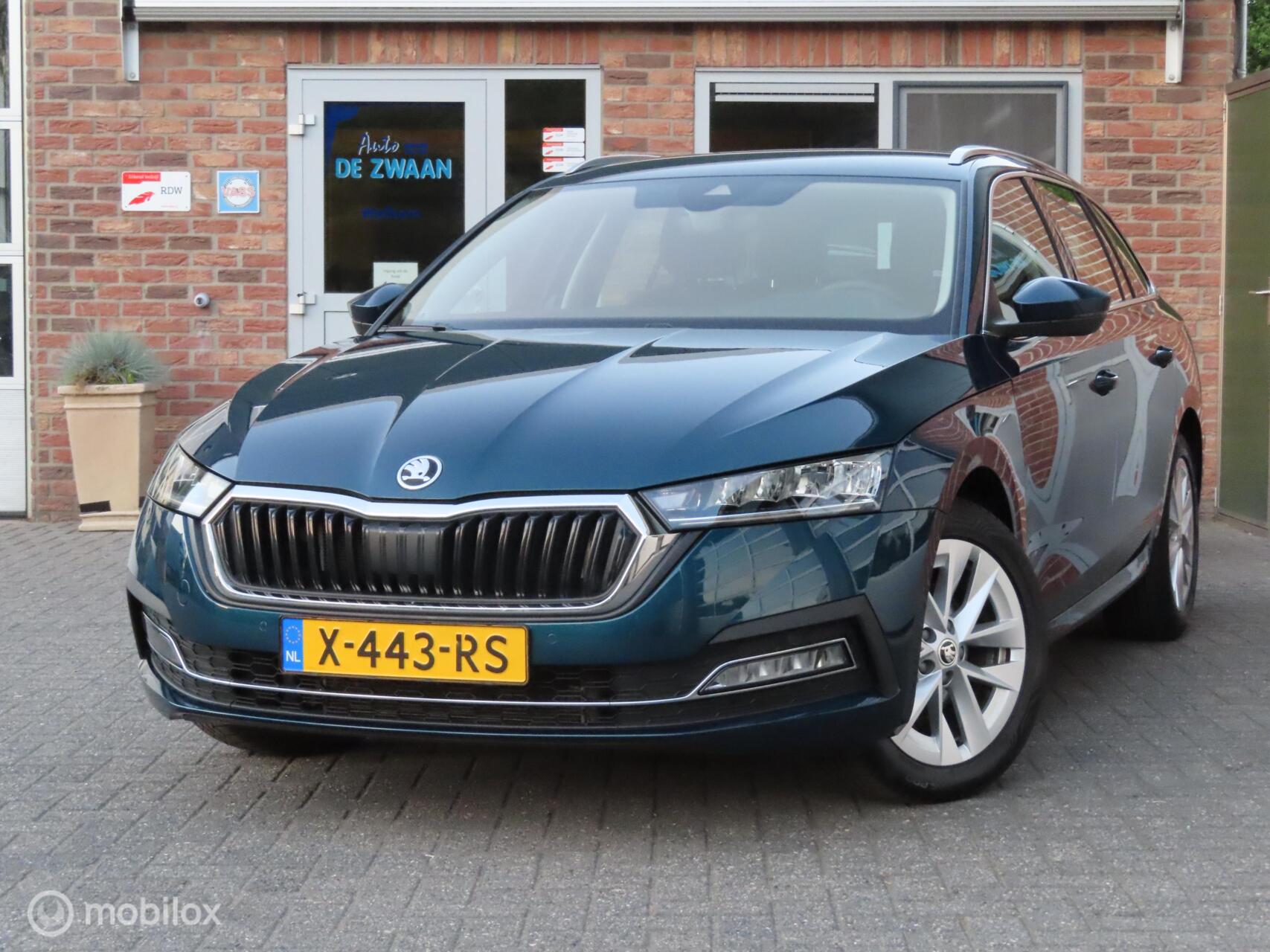 Skoda Octavia 1.5 e-TSI Business Edition Plus|Electr A klep|Adaptive Cruise|Stoelverwarming|Parkeersensor V/A. 2024 - voorkant