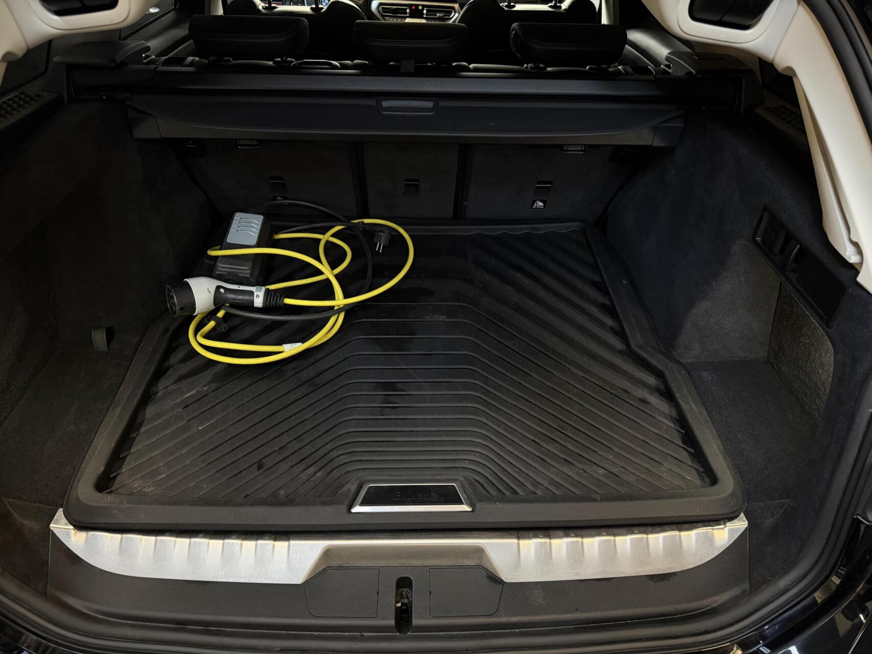 Foto van BMW 330e
