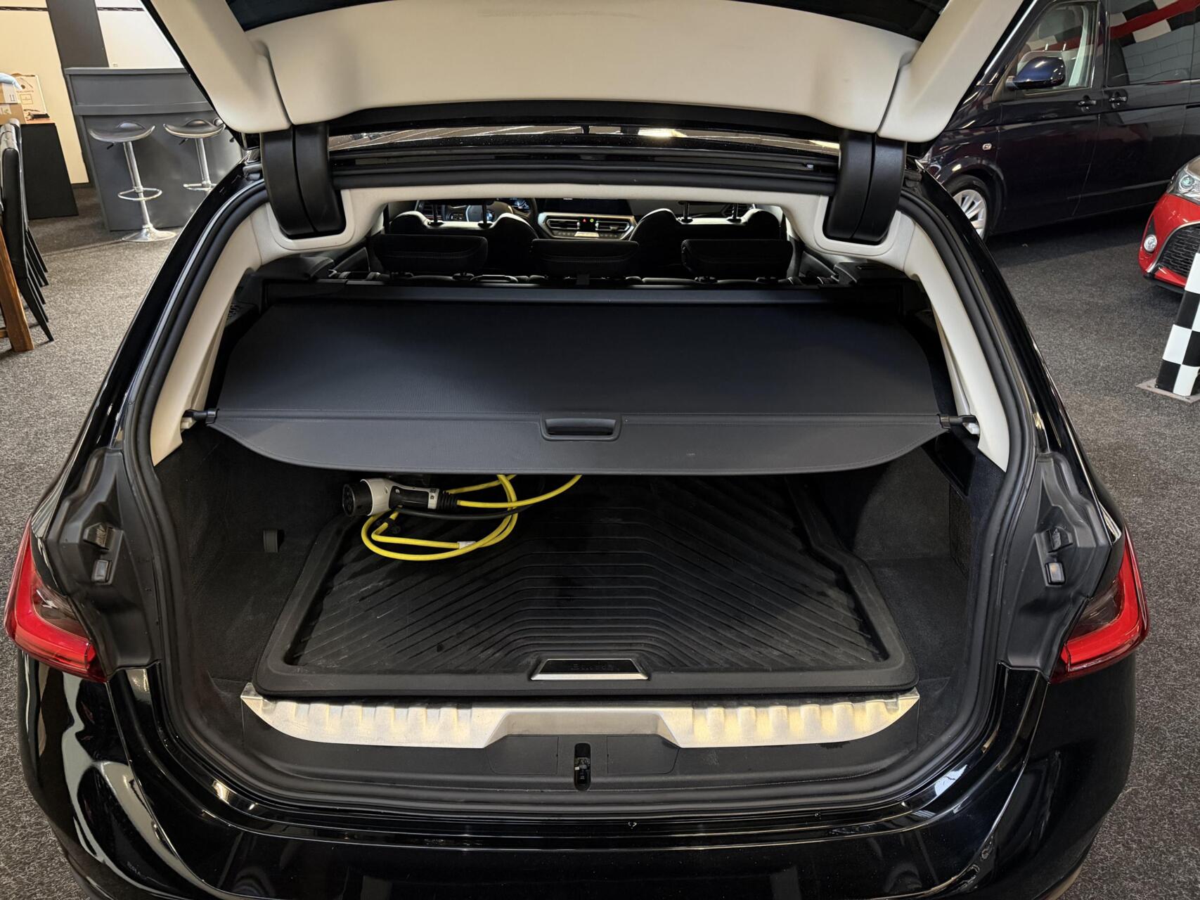Foto van BMW 330e