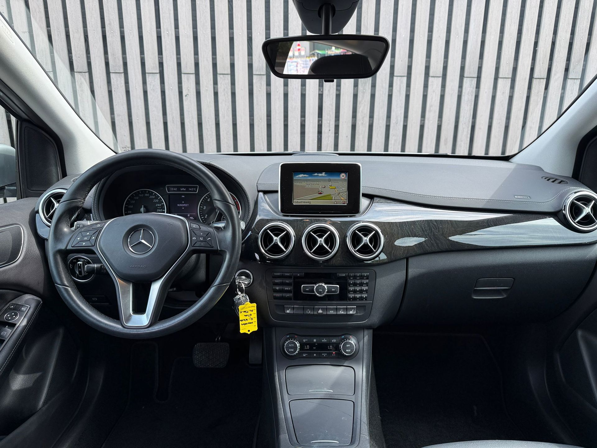Foto van Mercedes-Benz B 180