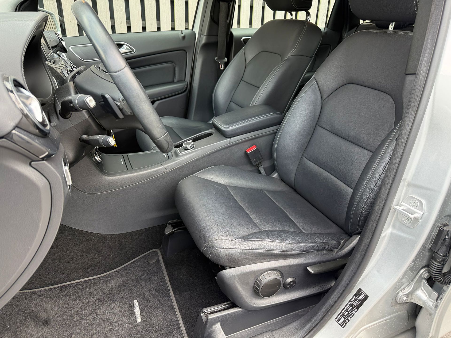 Foto van Mercedes-Benz B 180