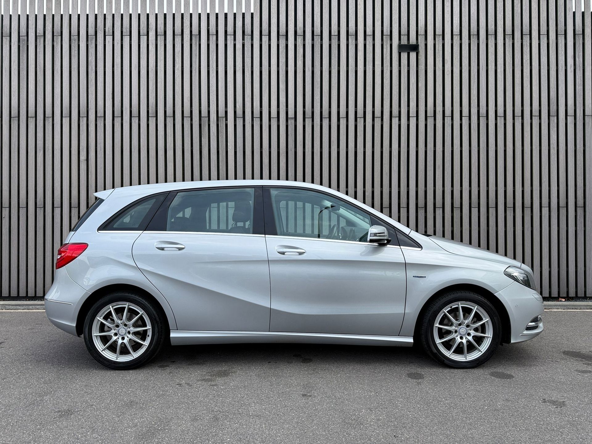 Foto van Mercedes-Benz B 180