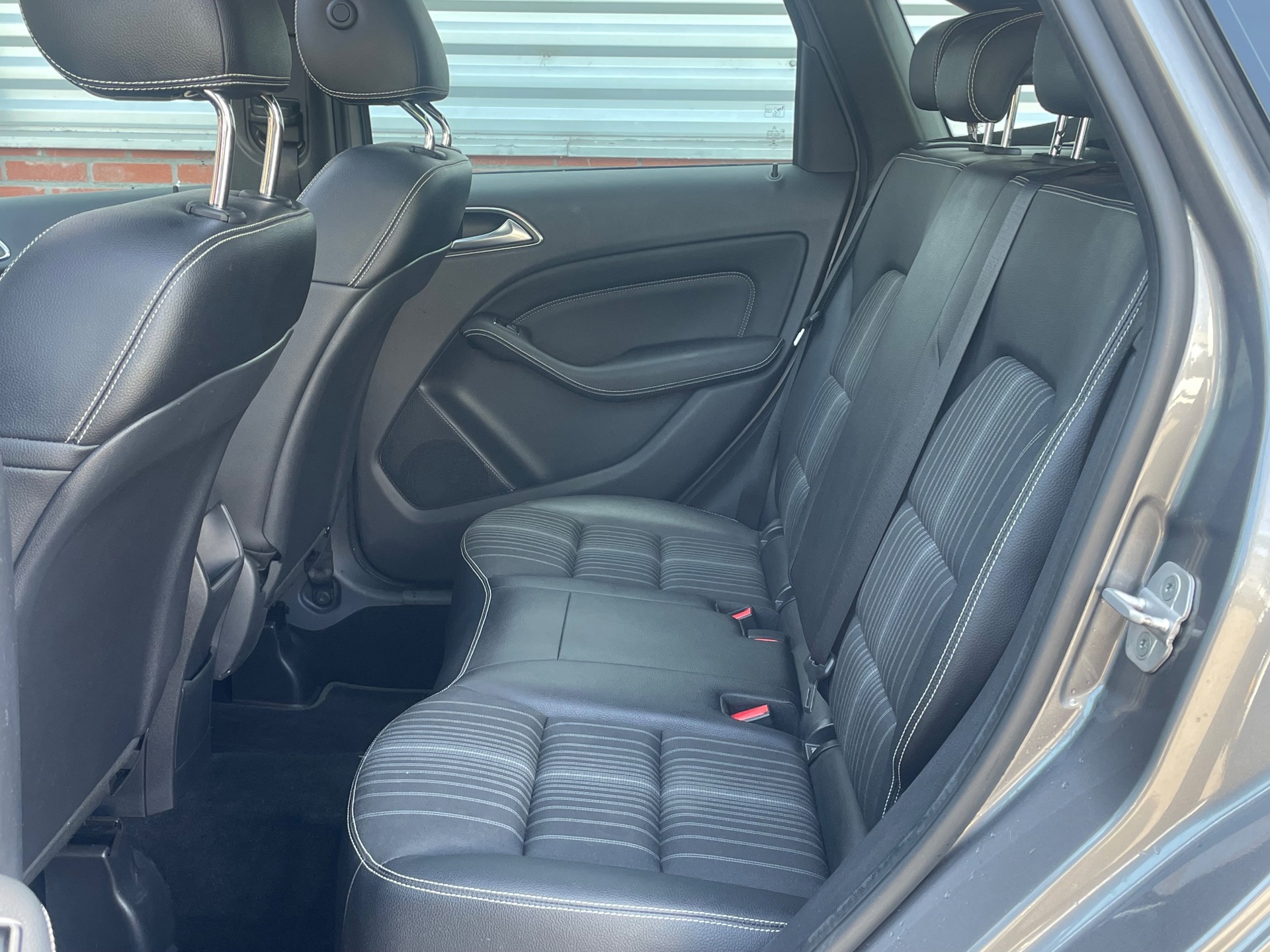 Foto van Mercedes-Benz B 180