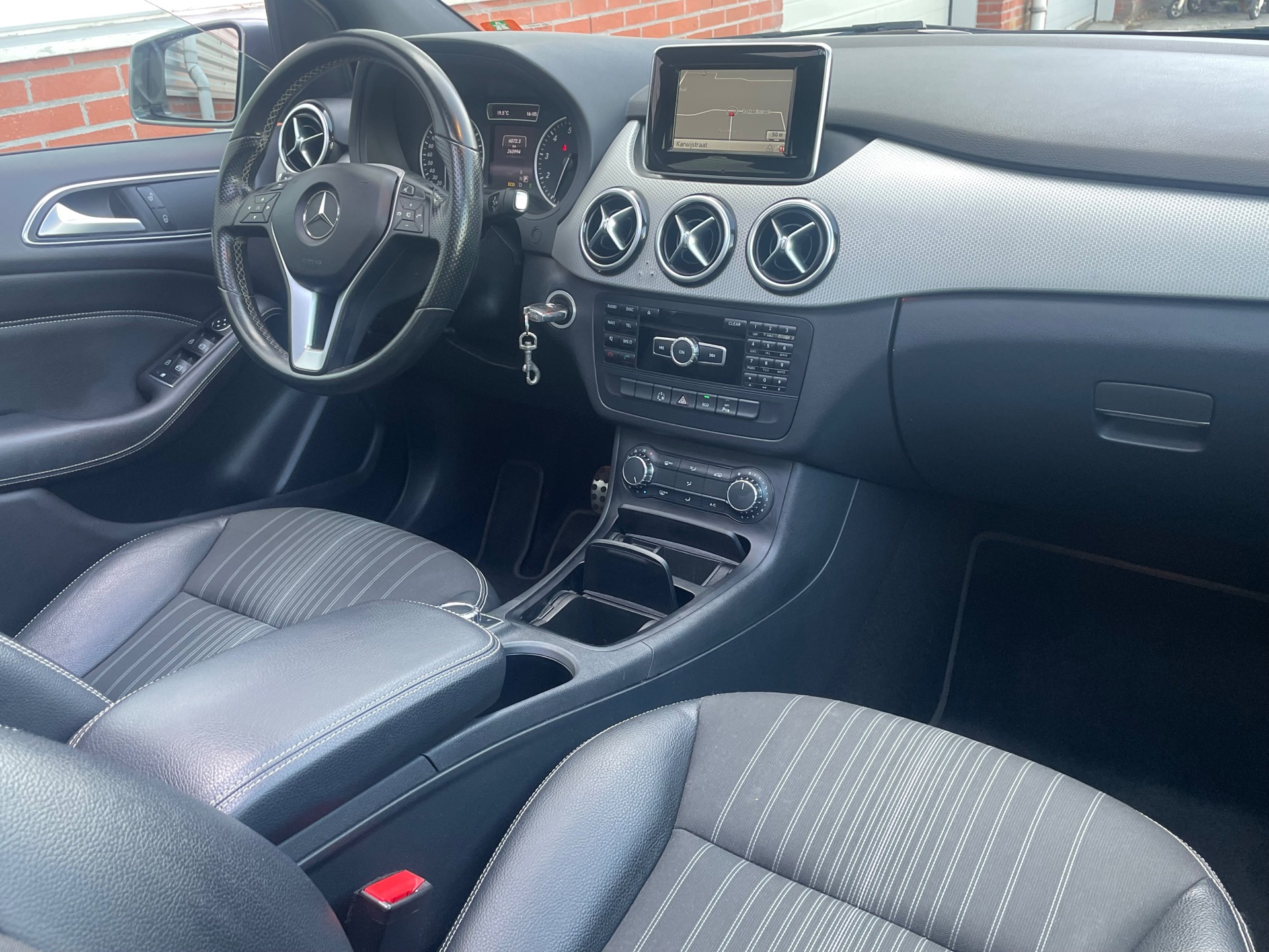 Foto van Mercedes-Benz B 180