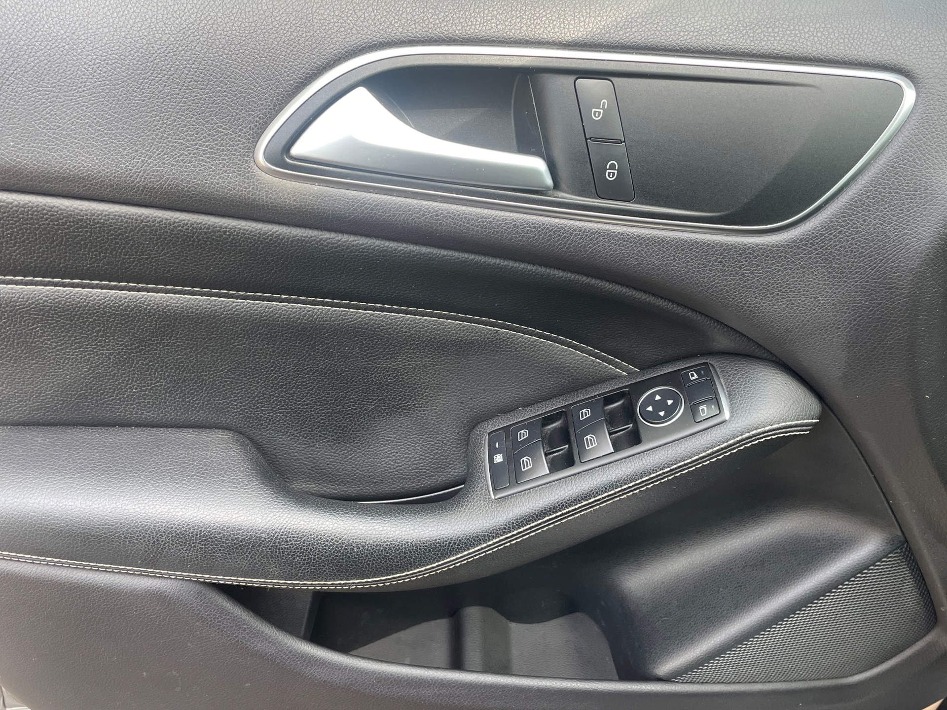 Foto van Mercedes-Benz B 180