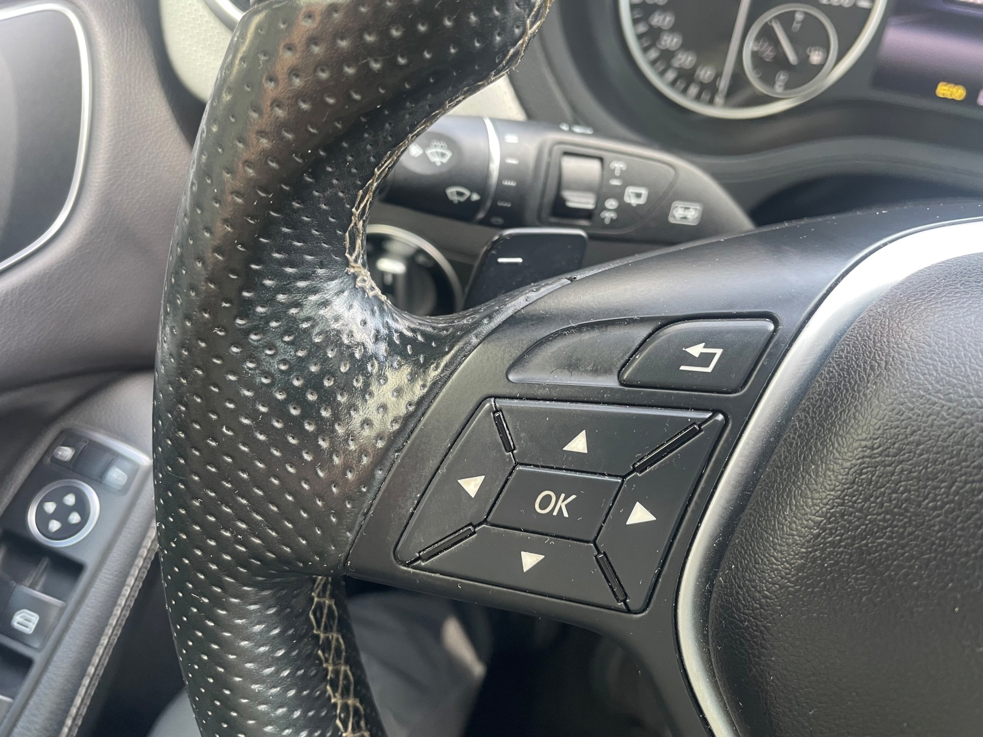 Foto van Mercedes-Benz B 180