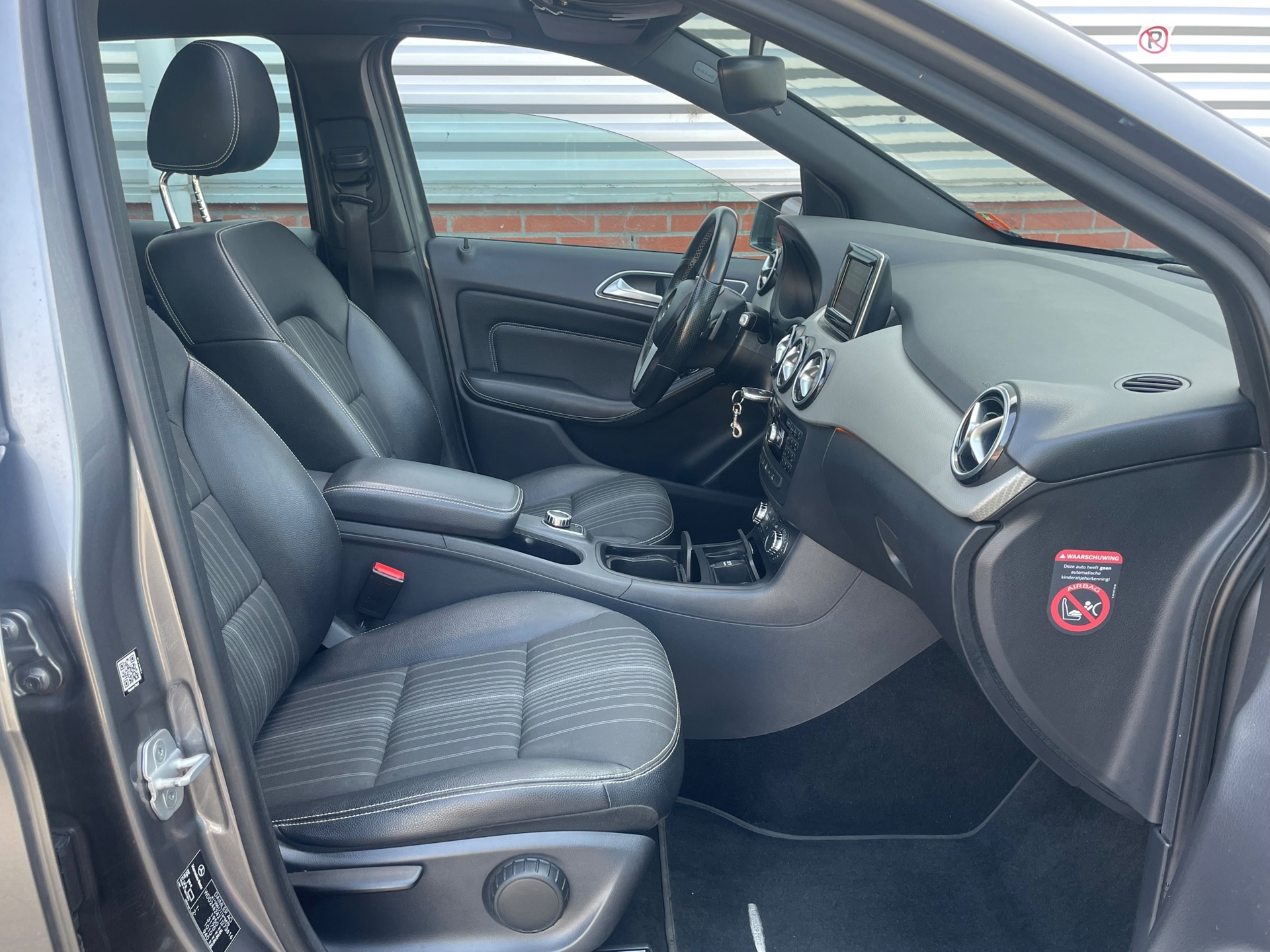Foto van Mercedes-Benz B 180