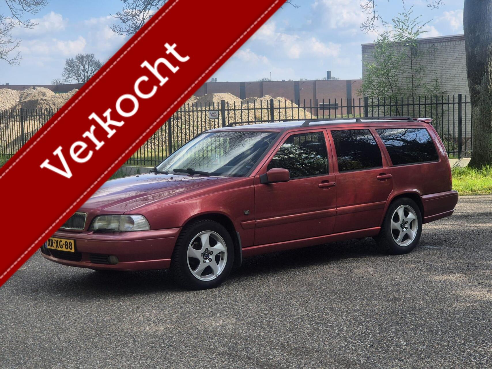 Volvo V70 2.5/144PK/Airco/CruiseCont/Leer/Stoelverw/Trekhaak 1999 - voorkant