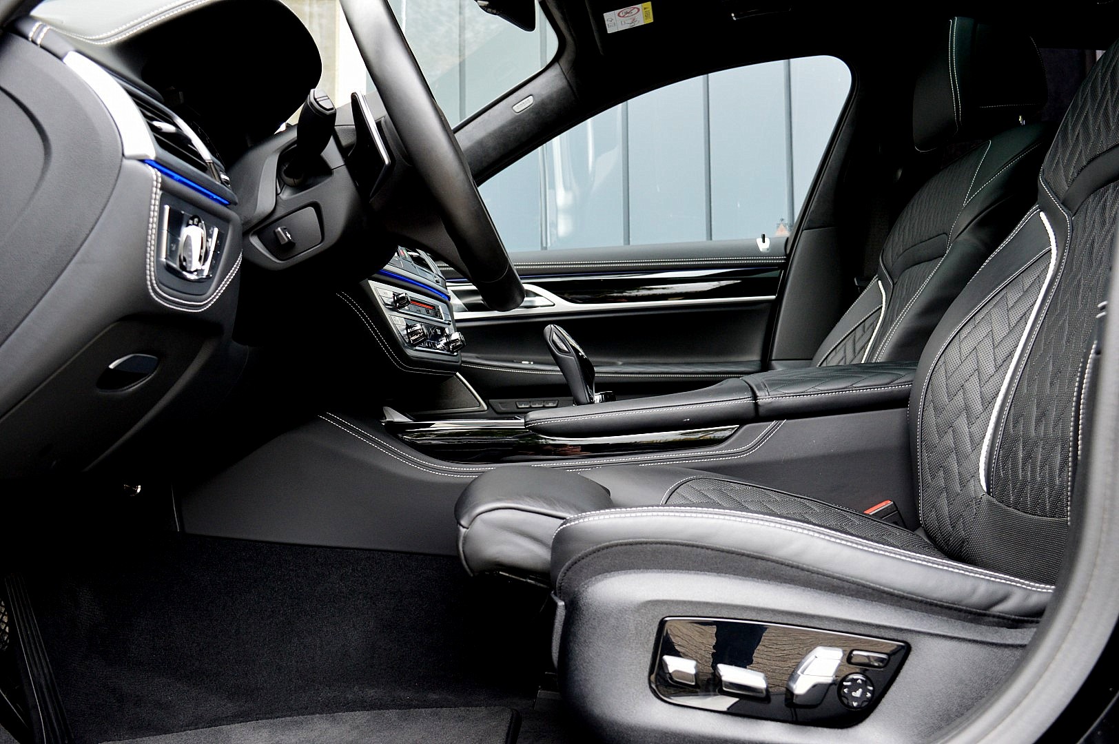 Foto van BMW 745e