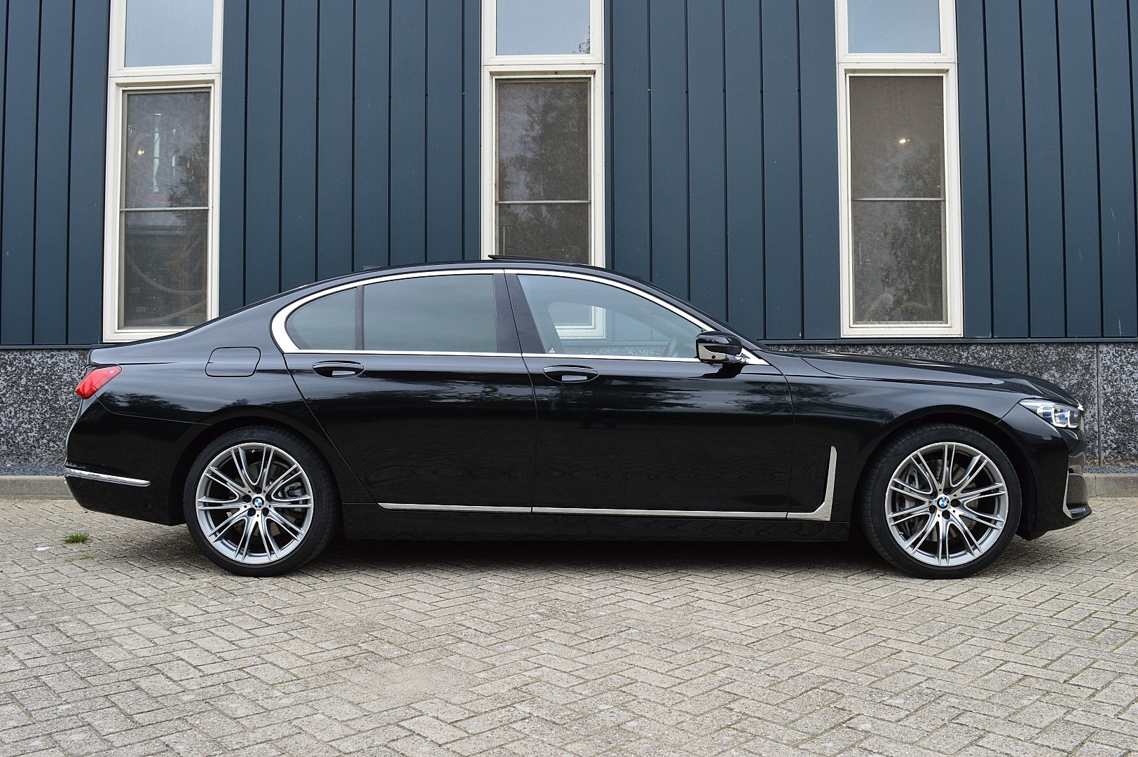 Foto van BMW 745e