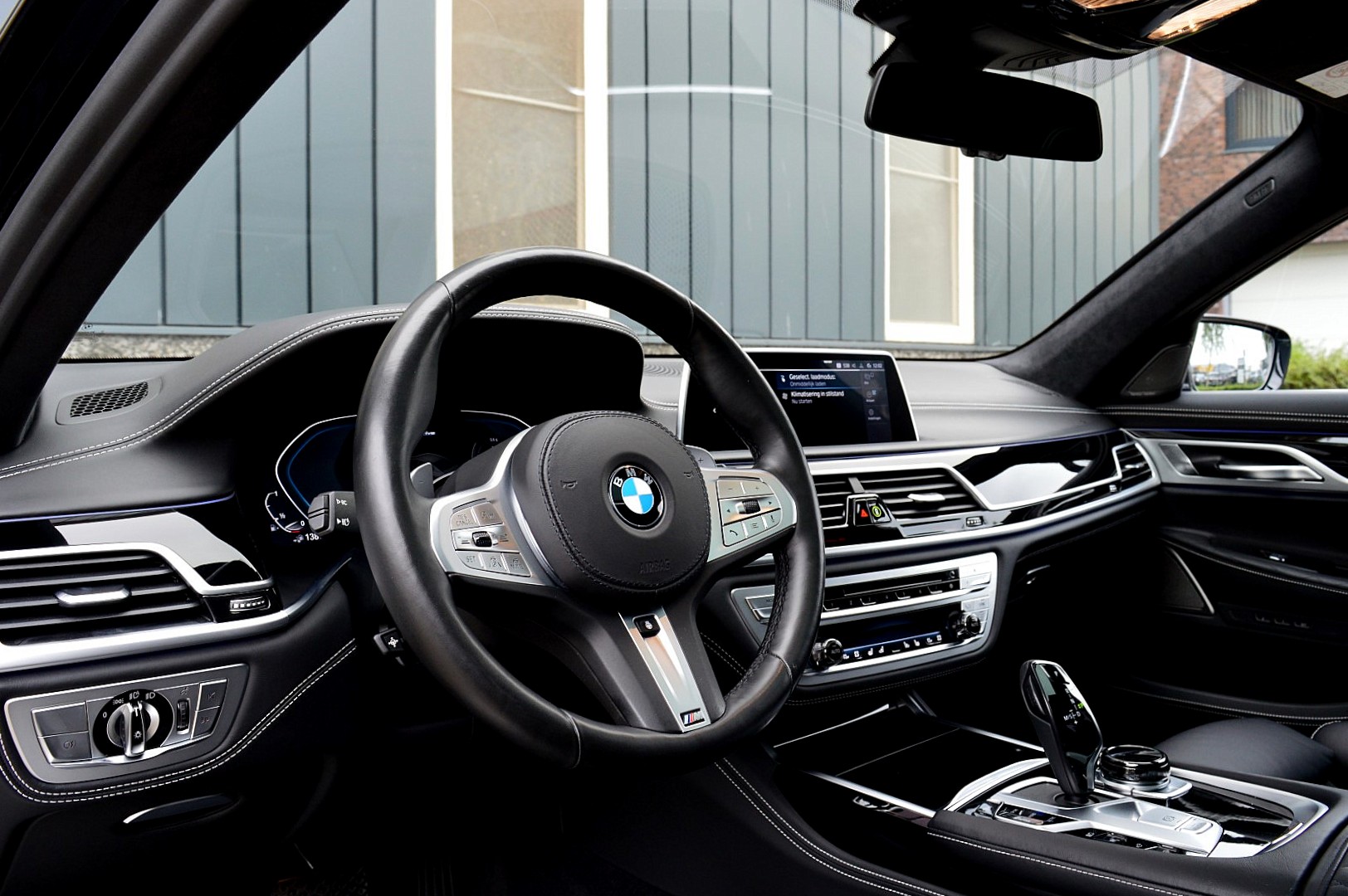 Foto van BMW 745e