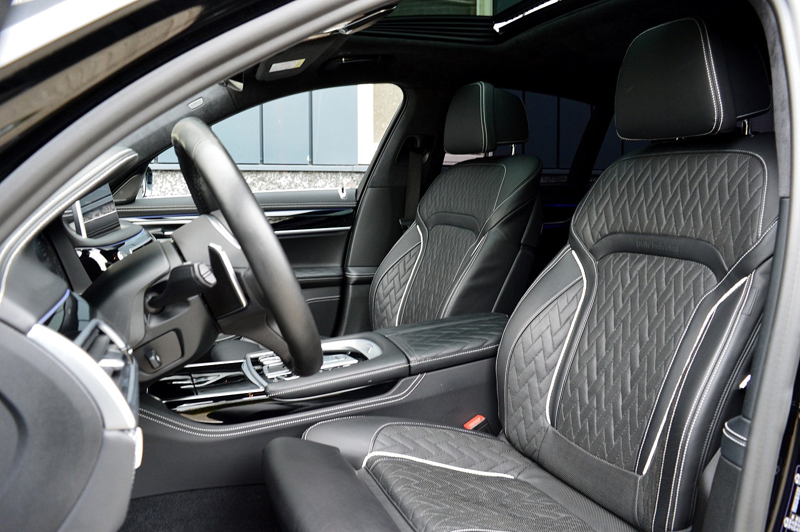 Foto van BMW 745e