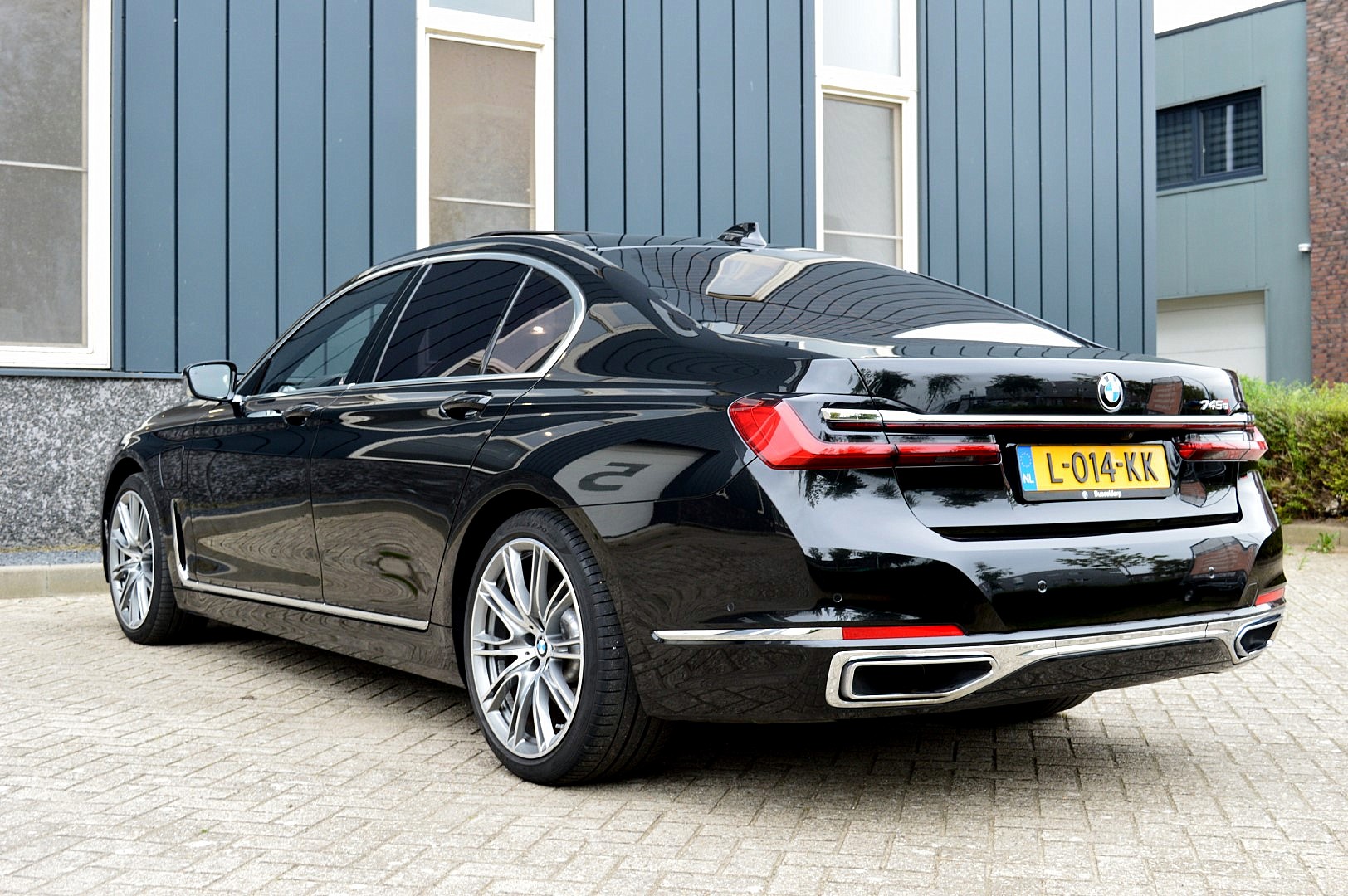 Foto van BMW 745e