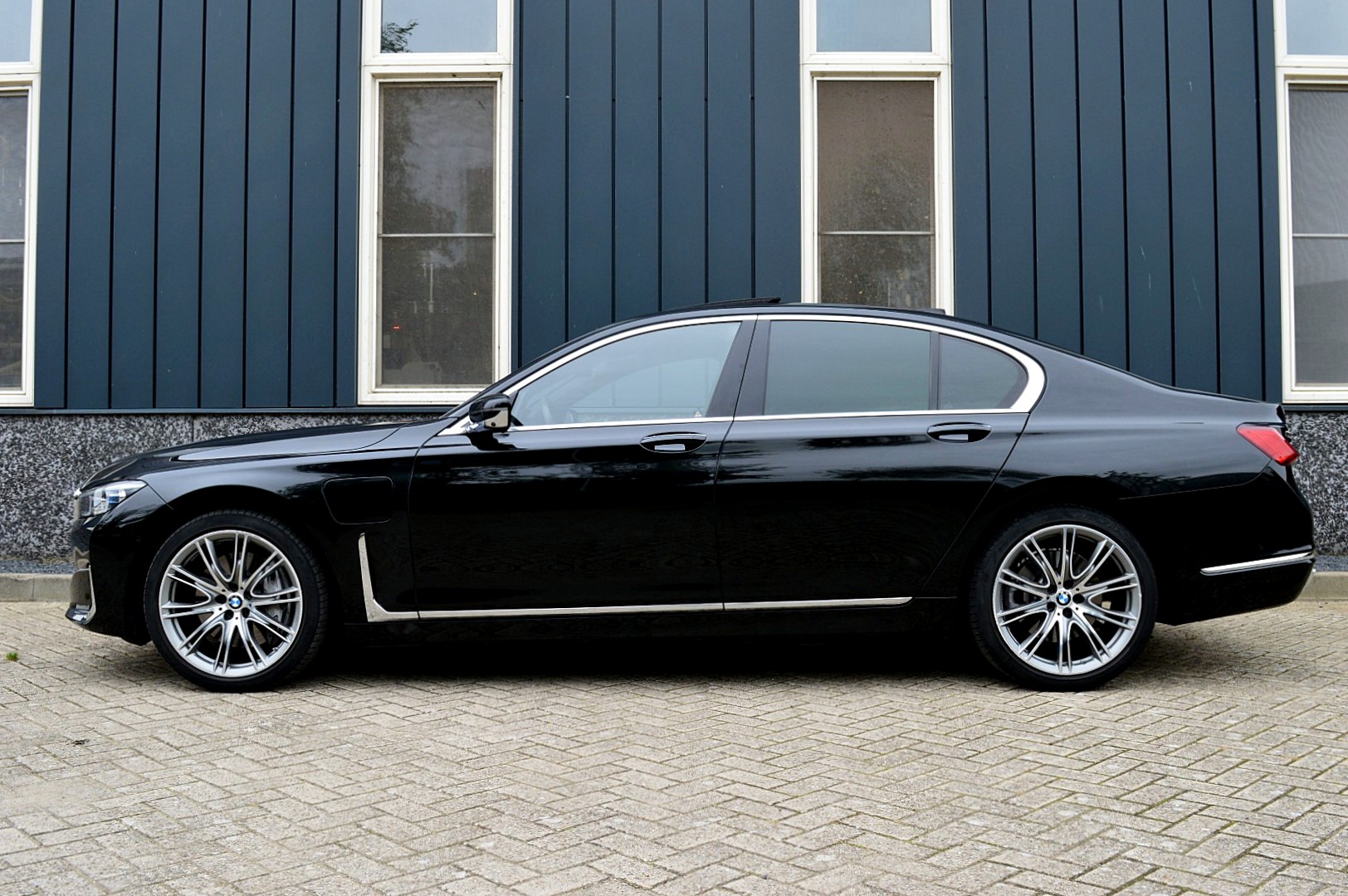 Foto van BMW 745e