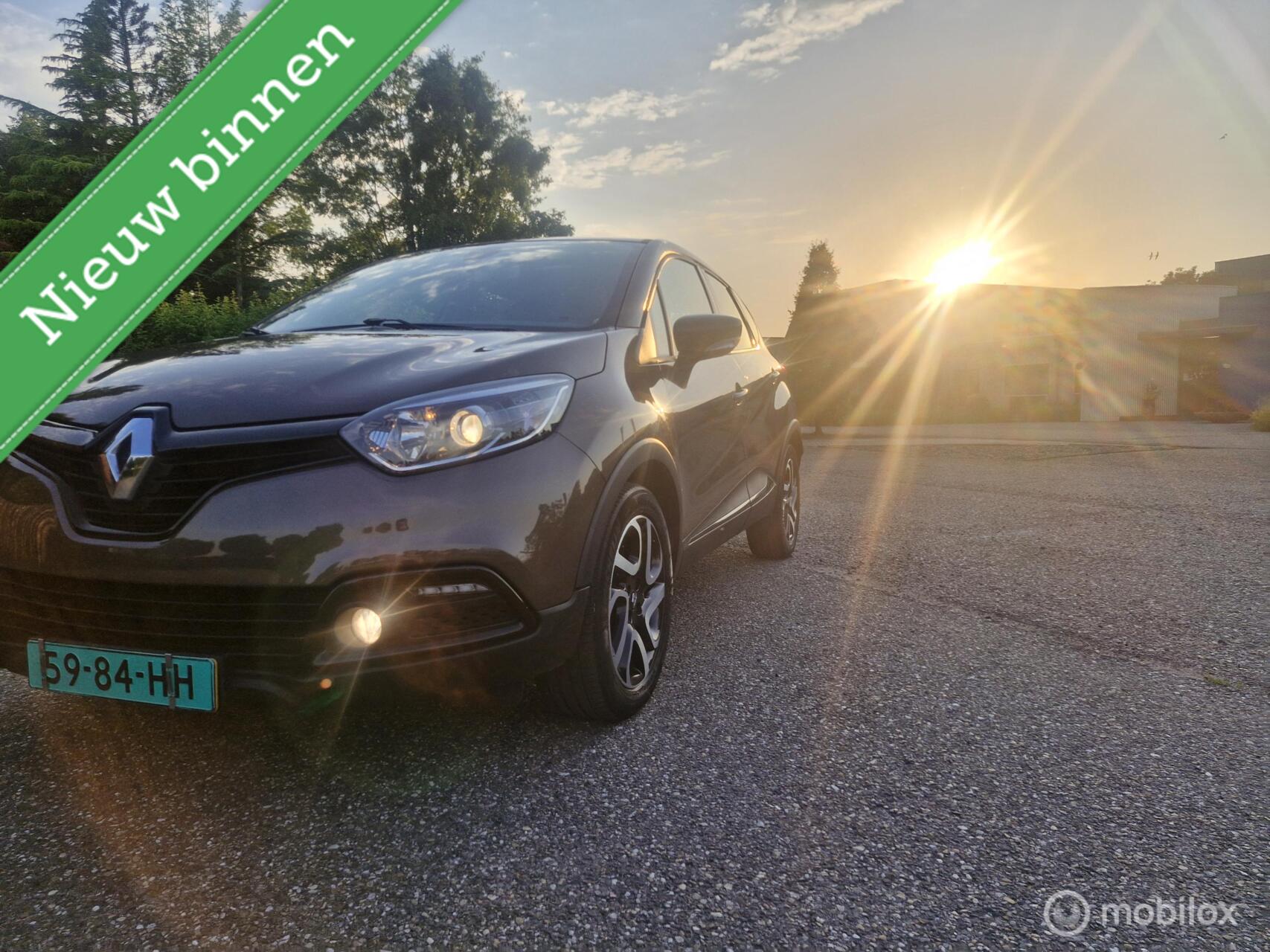 Renault Captur 1.2 TCe Dynamique 2015 - voorkant